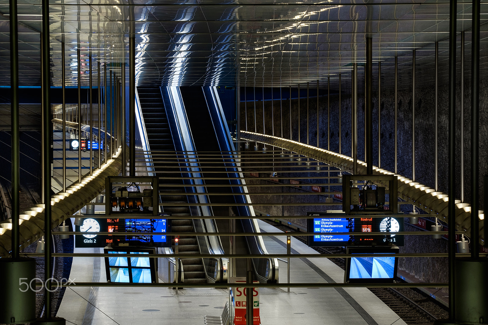 Fujifilm XF 90mm F2 R LM WR sample photo. U-bahnhof st.-quirin-platz in münchen photography