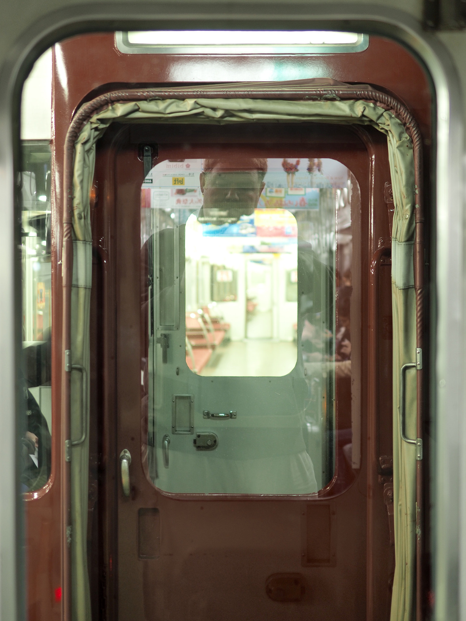 Panasonic Leica DG Summilux 25mm F1.4 II ASPH sample photo. The train photography