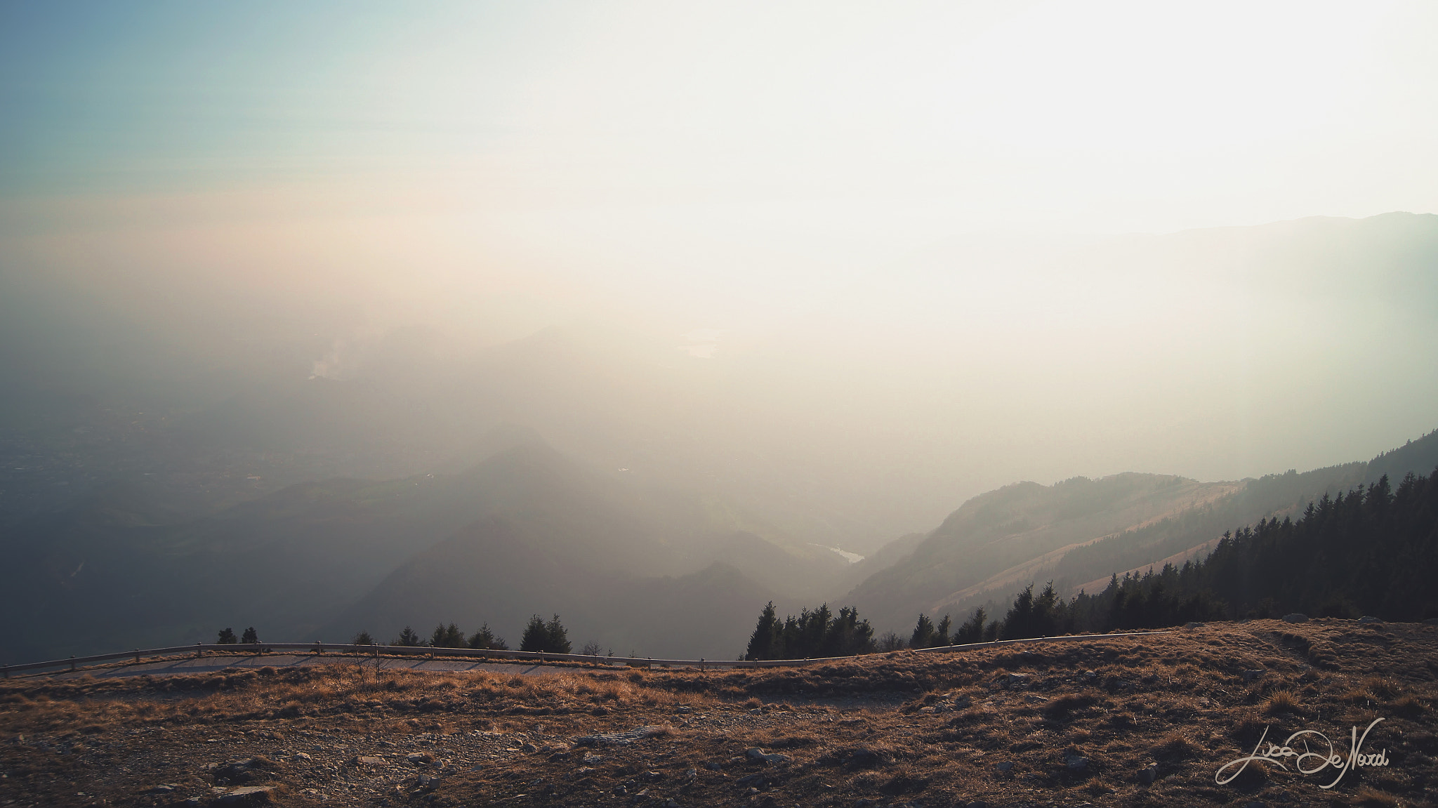 Sony SLT-A35 + Sony DT 18-55mm F3.5-5.6 SAM sample photo. Foggy landscape photography