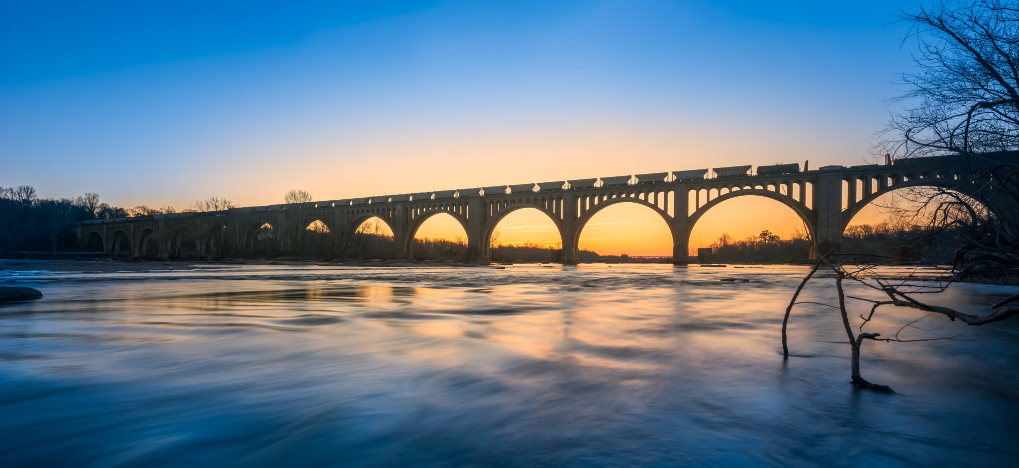 Sony Alpha DSLR-A390 + Sony DT 18-55mm F3.5-5.6 SAM sample photo. James river railway bridge photography