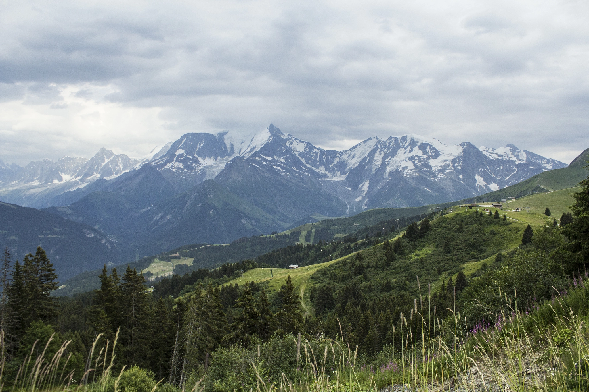 Canon EF-S 18-55mm F3.5-5.6 IS sample photo. France alps photography