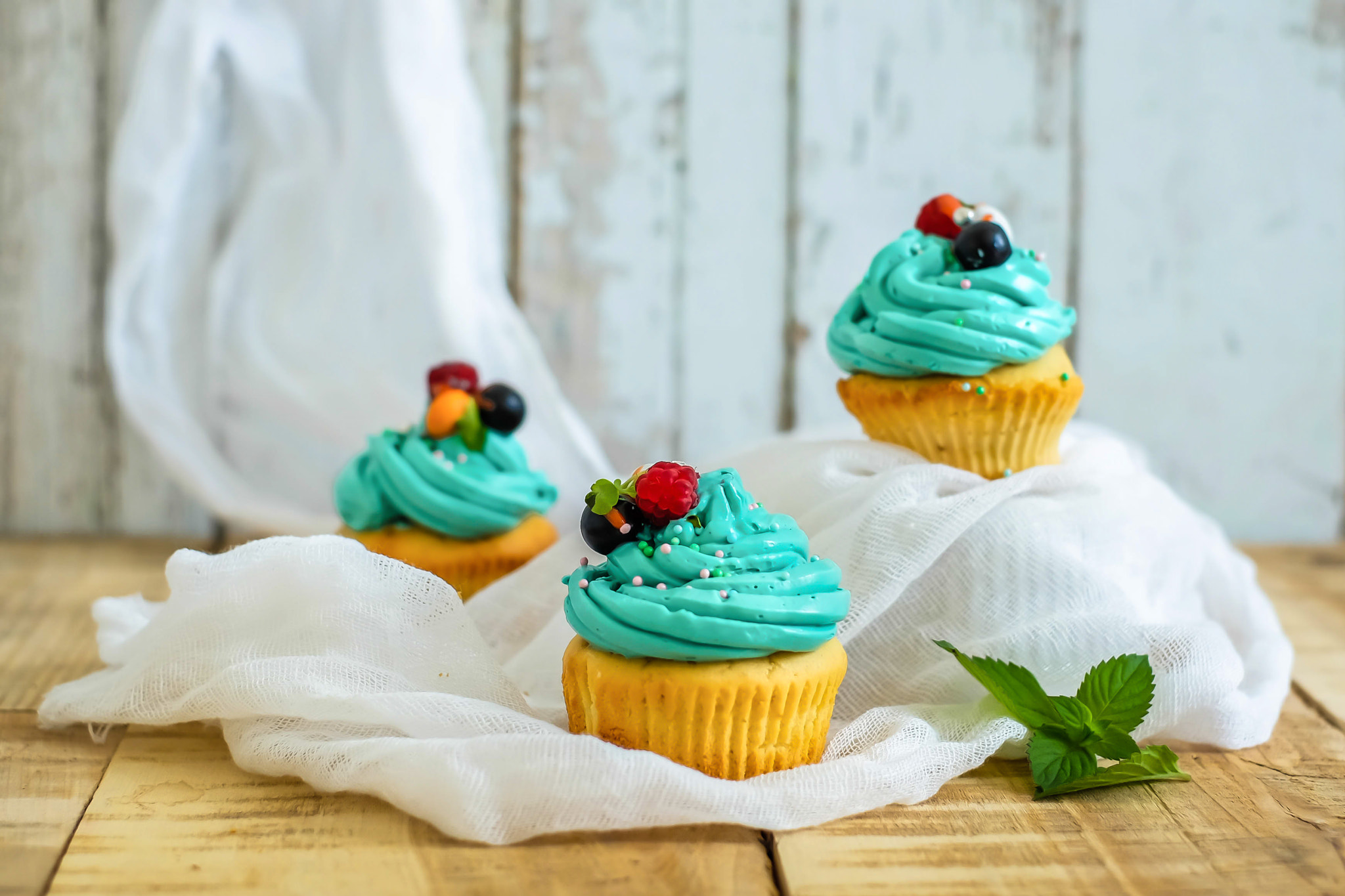 Fujifilm X-E2 + Fujifilm XF 35mm F1.4 R sample photo. Cupcakes photography