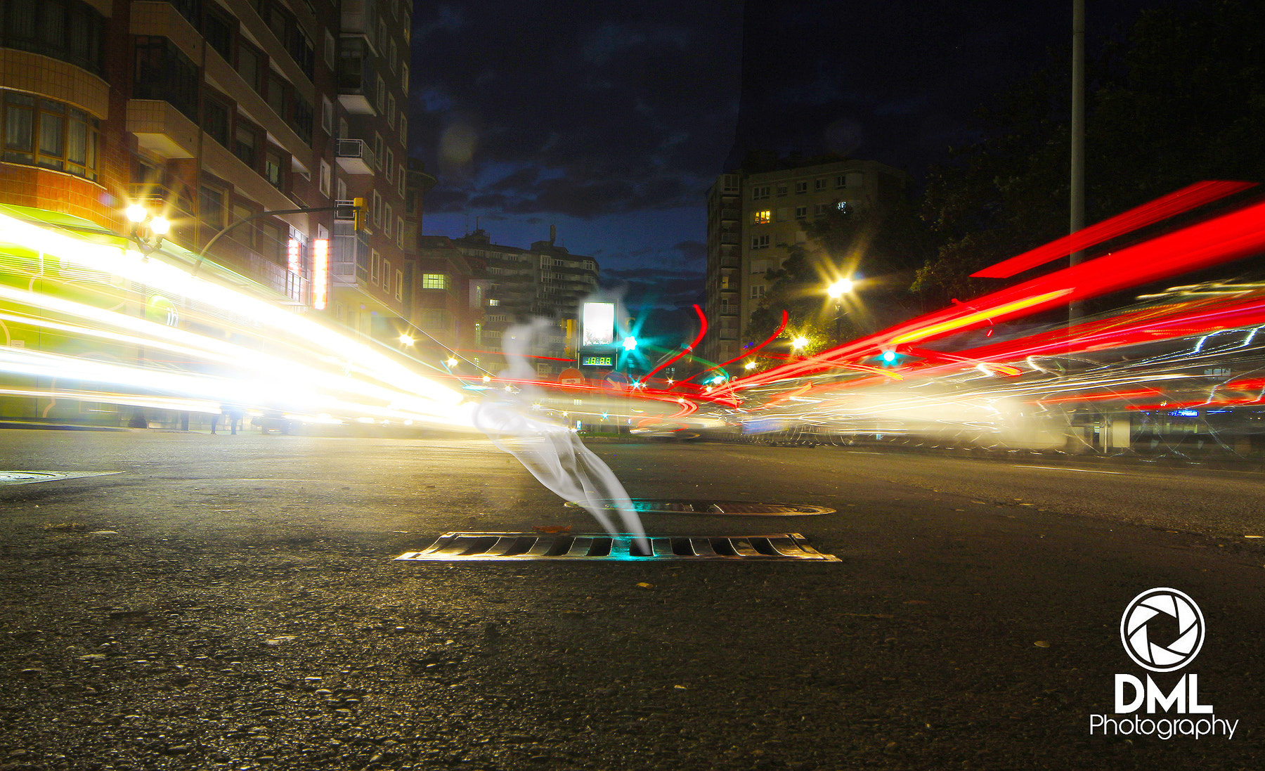 Canon EOS 650D (EOS Rebel T4i / EOS Kiss X6i) sample photo. Smoke in the city photography