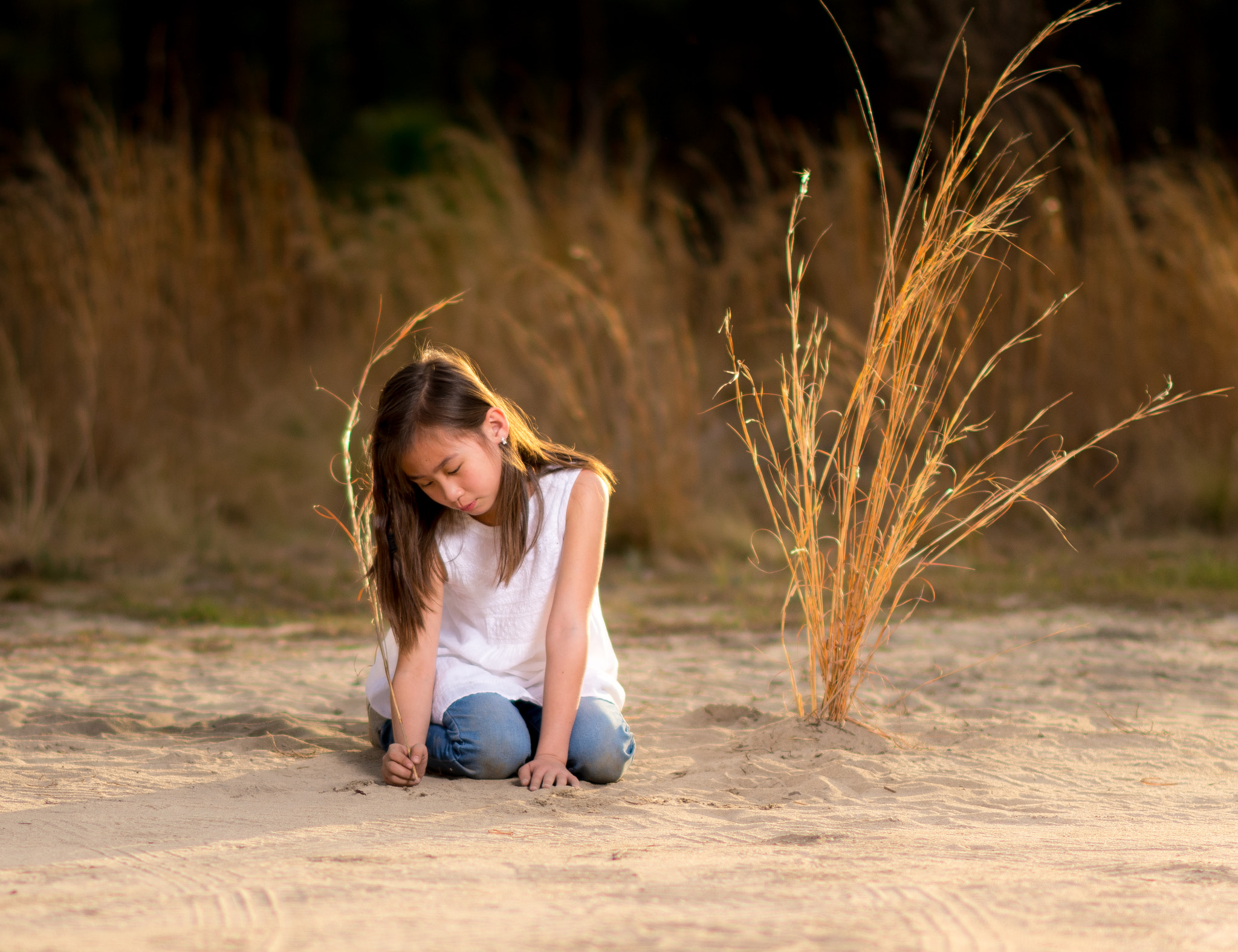 Nikon AF-S Nikkor 85mm F1.4G sample photo. Drawing in the sand photography