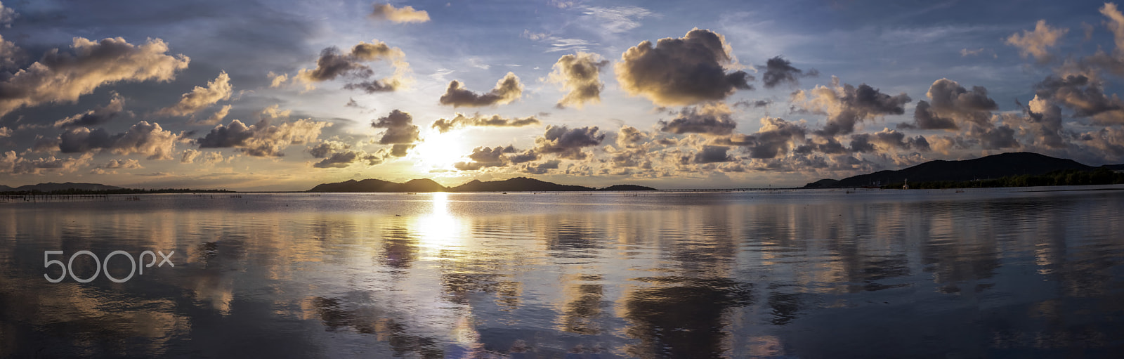 Canon EOS 700D (EOS Rebel T5i / EOS Kiss X7i) + Canon EF 50mm F1.8 II sample photo. Songkhla lake sunset panorama photography