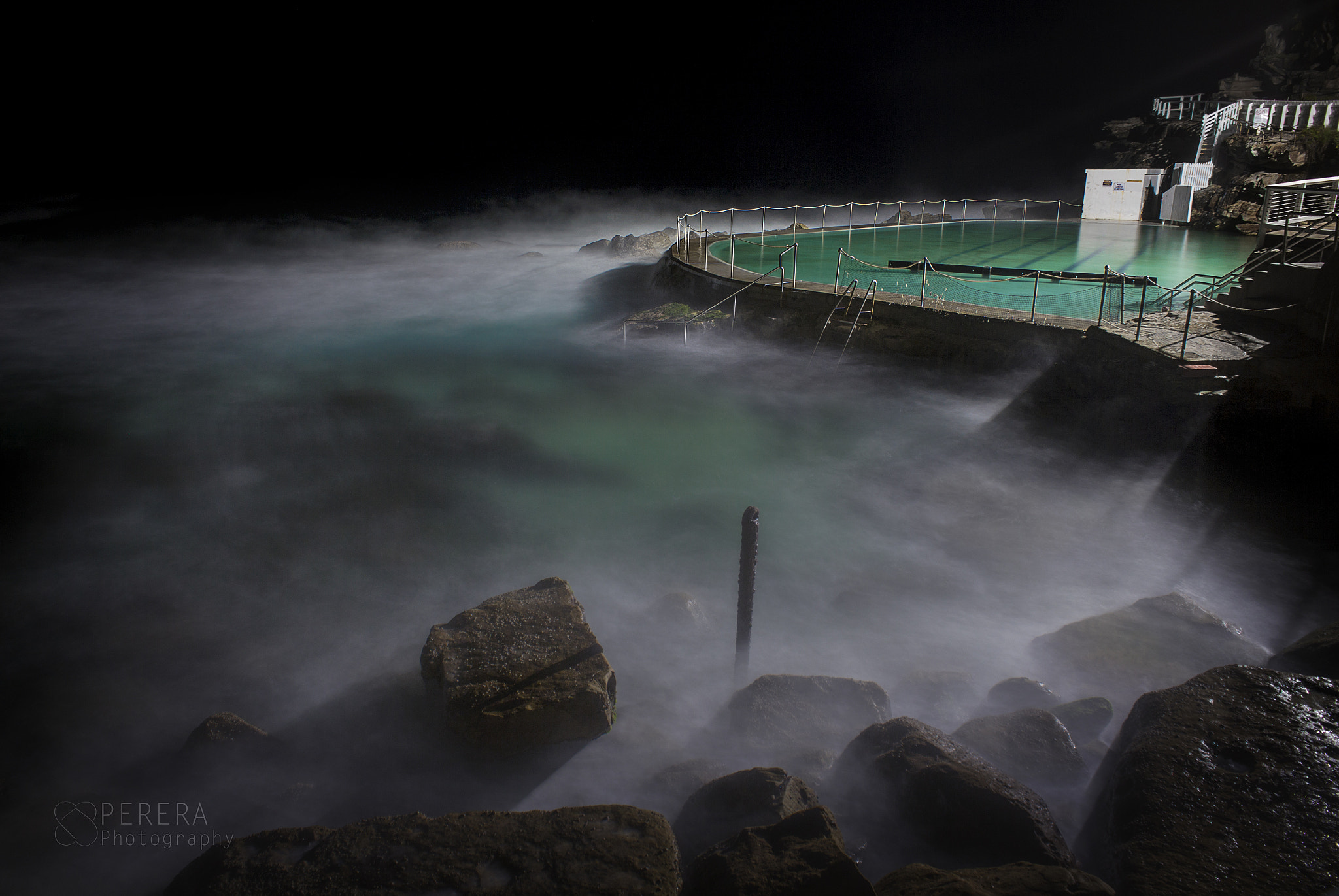 Canon EF-S 18-55mm F3.5-5.6 IS sample photo. Misty night photography