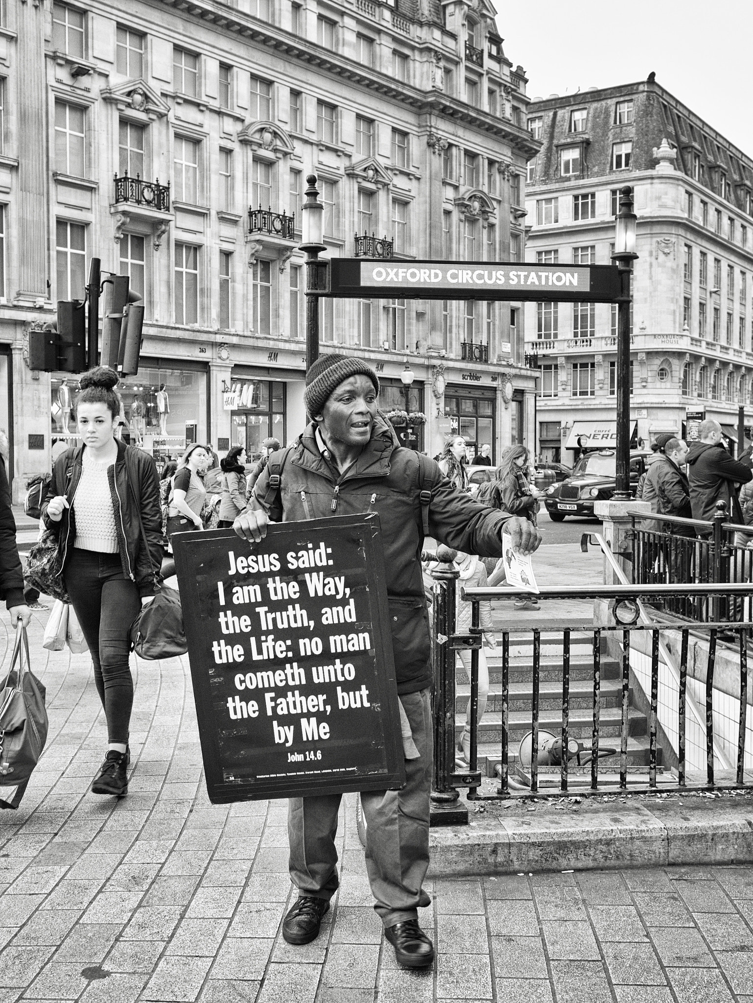 Canon EF-M 22mm F2 STM sample photo. Oxford circus disciple photography