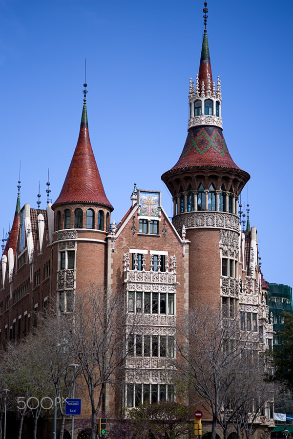 Pentax K-1 + Pentax smc FA 77mm 1.8 Limited sample photo. Casa de les punxes, barcelona photography