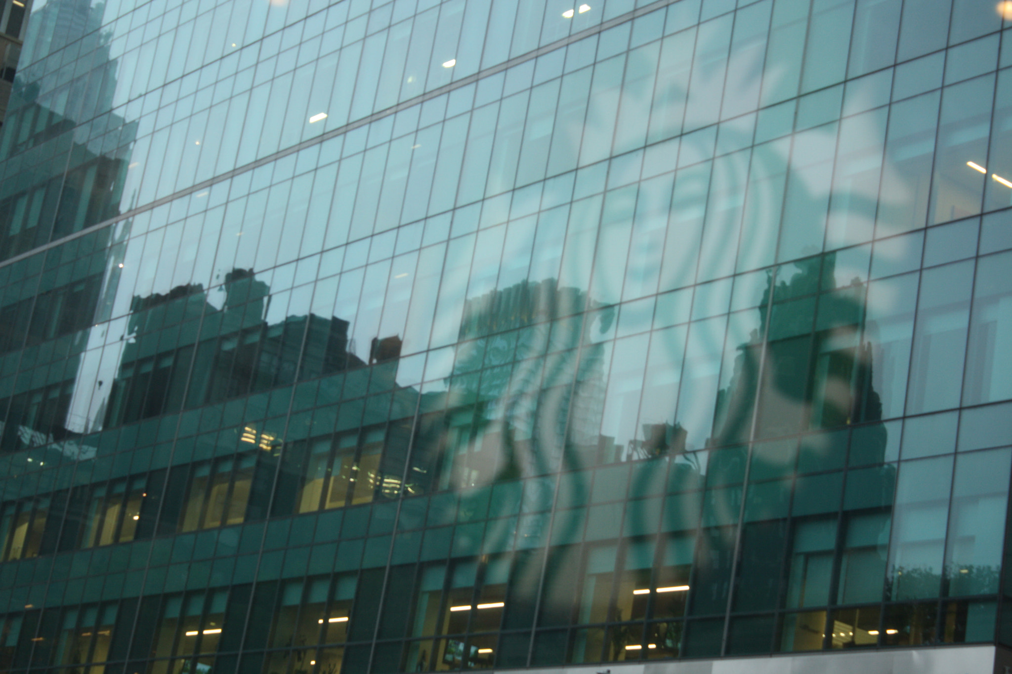 Canon EF-S 18-55mm F3.5-5.6 IS sample photo. New york, starbacks reflection photography