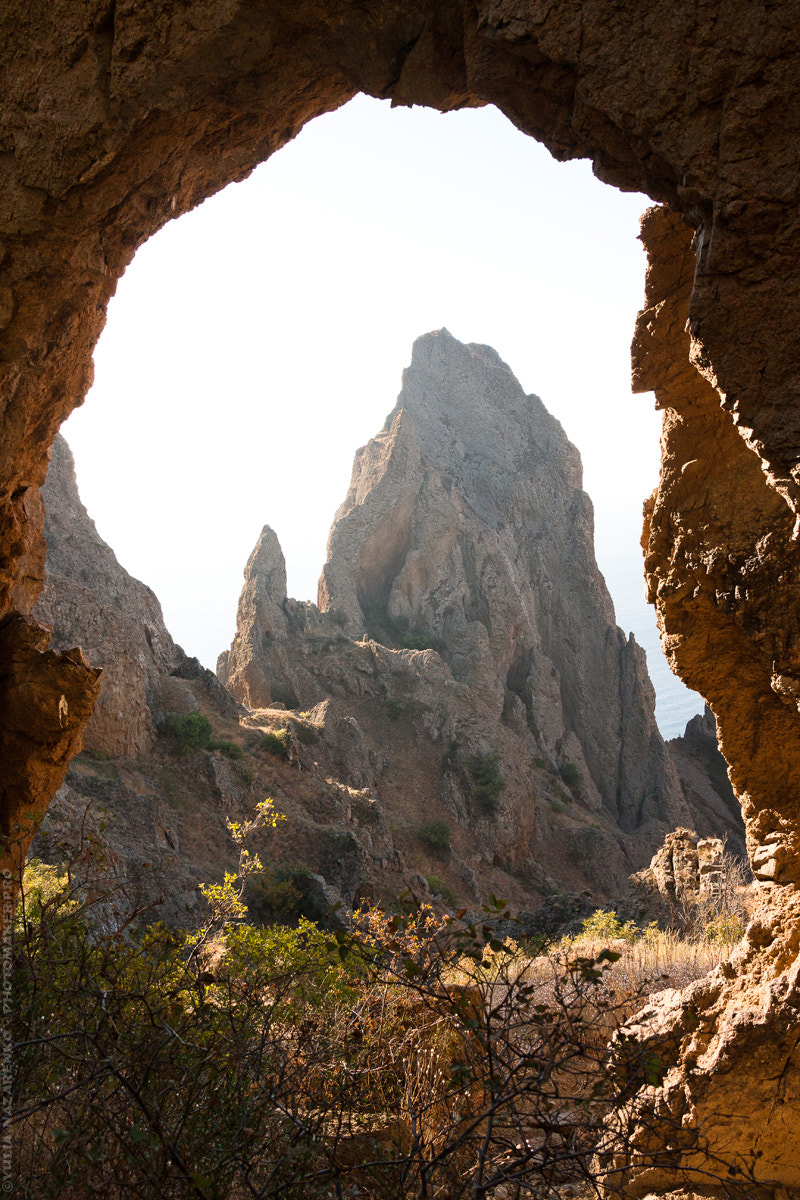 Canon EOS-1Ds Mark III sample photo. The crown rock. photography