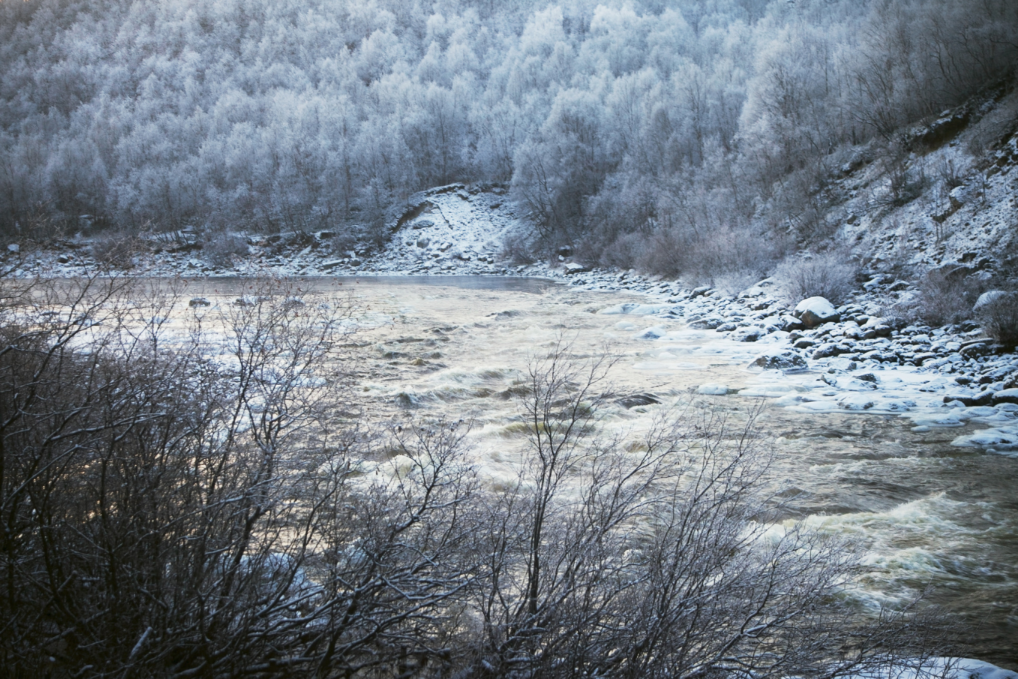 Canon EOS 5D Mark II sample photo. Ice river photography