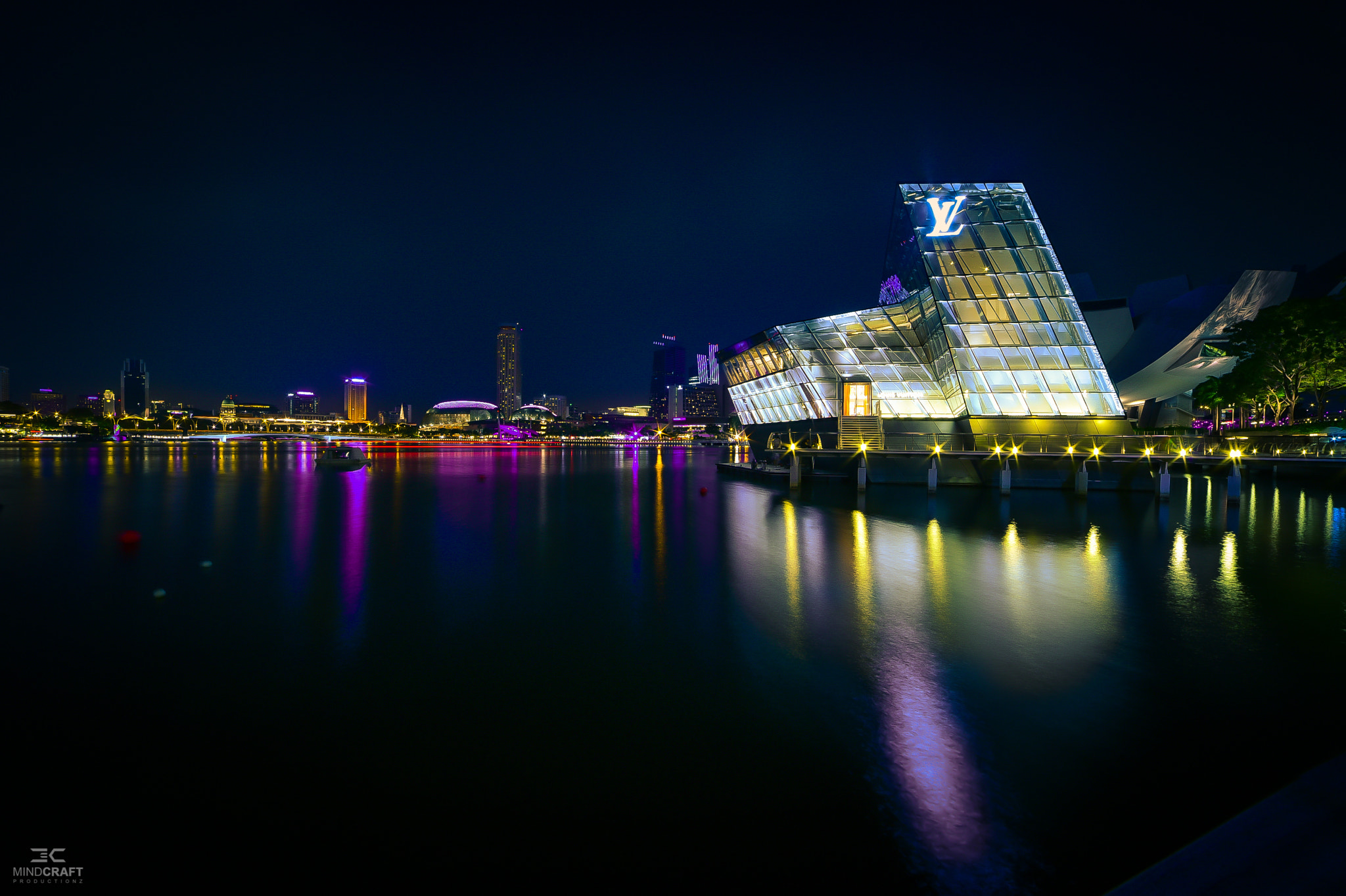 Samyang 14mm F2.8 ED AS IF UMC sample photo. Llouis vuitton photography