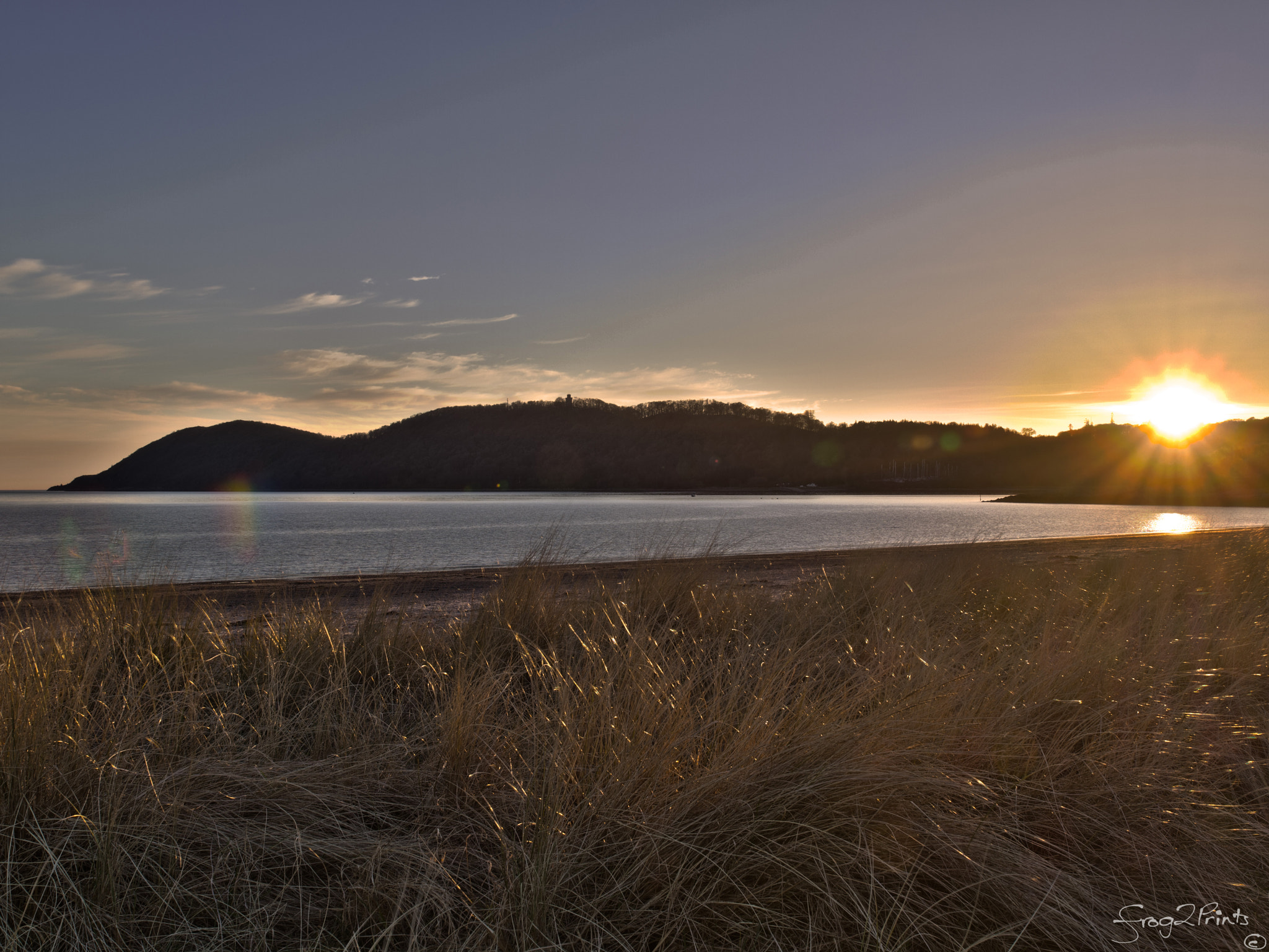 Olympus Zuiko Digital ED 12-60mm F2.8-4.0 SWD sample photo. Grassy beach sunset photography