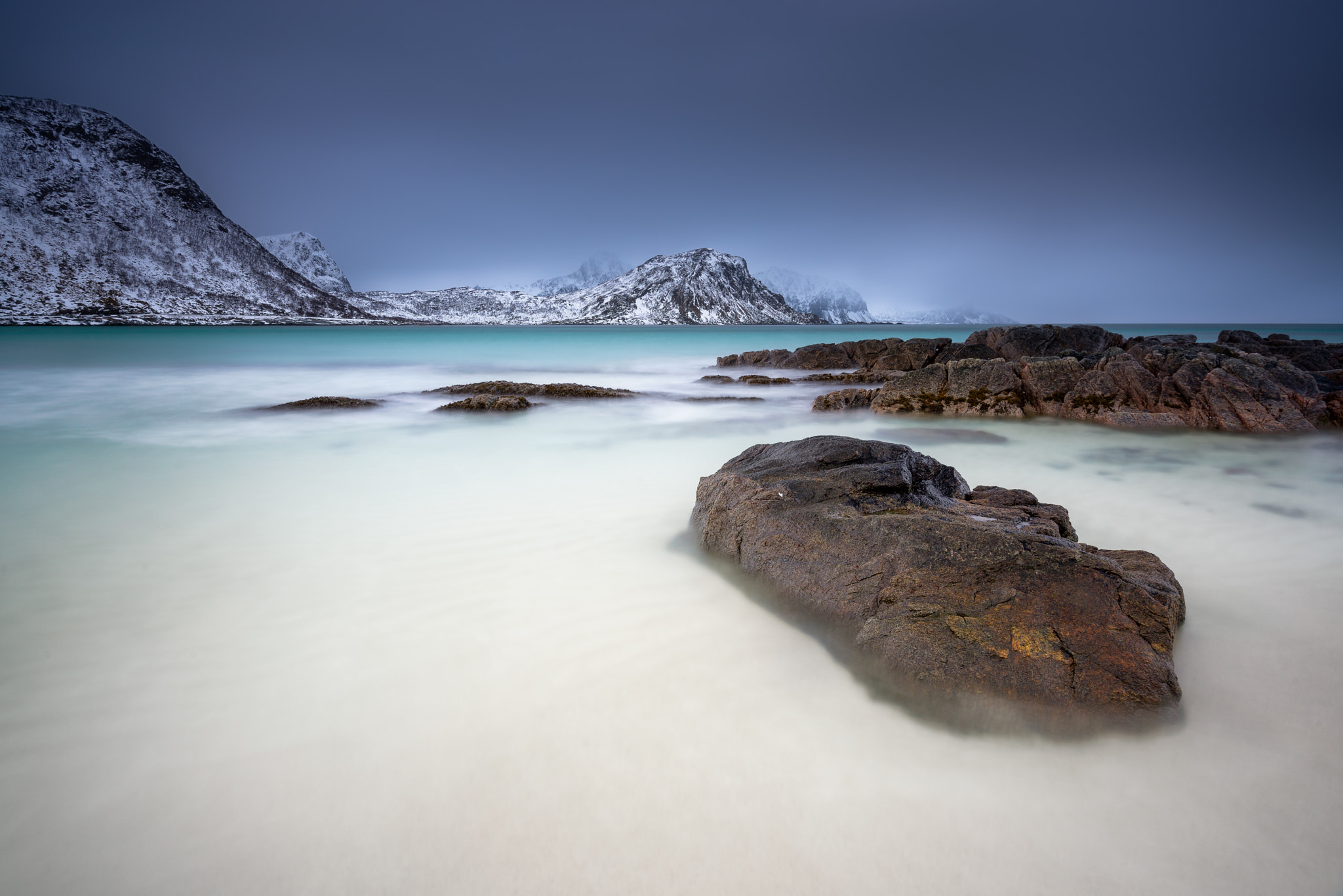 Nikon AF-S Nikkor 16-35mm F4G ED VR sample photo. Haukland beach photography