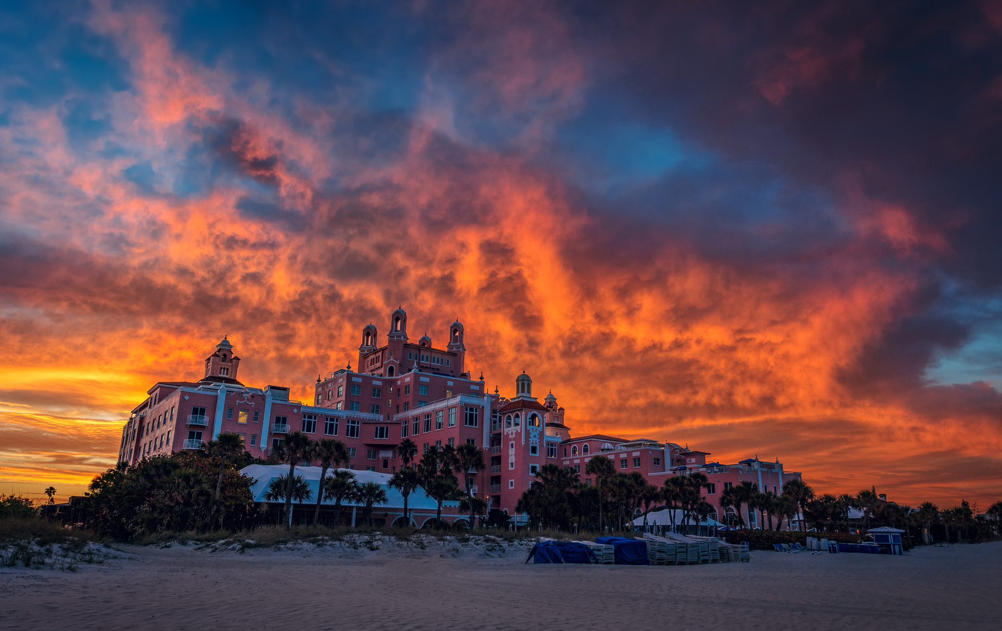 Canon EOS 5DS R + Canon EF 17-40mm F4L USM sample photo. Sunrise at the don cesar photography