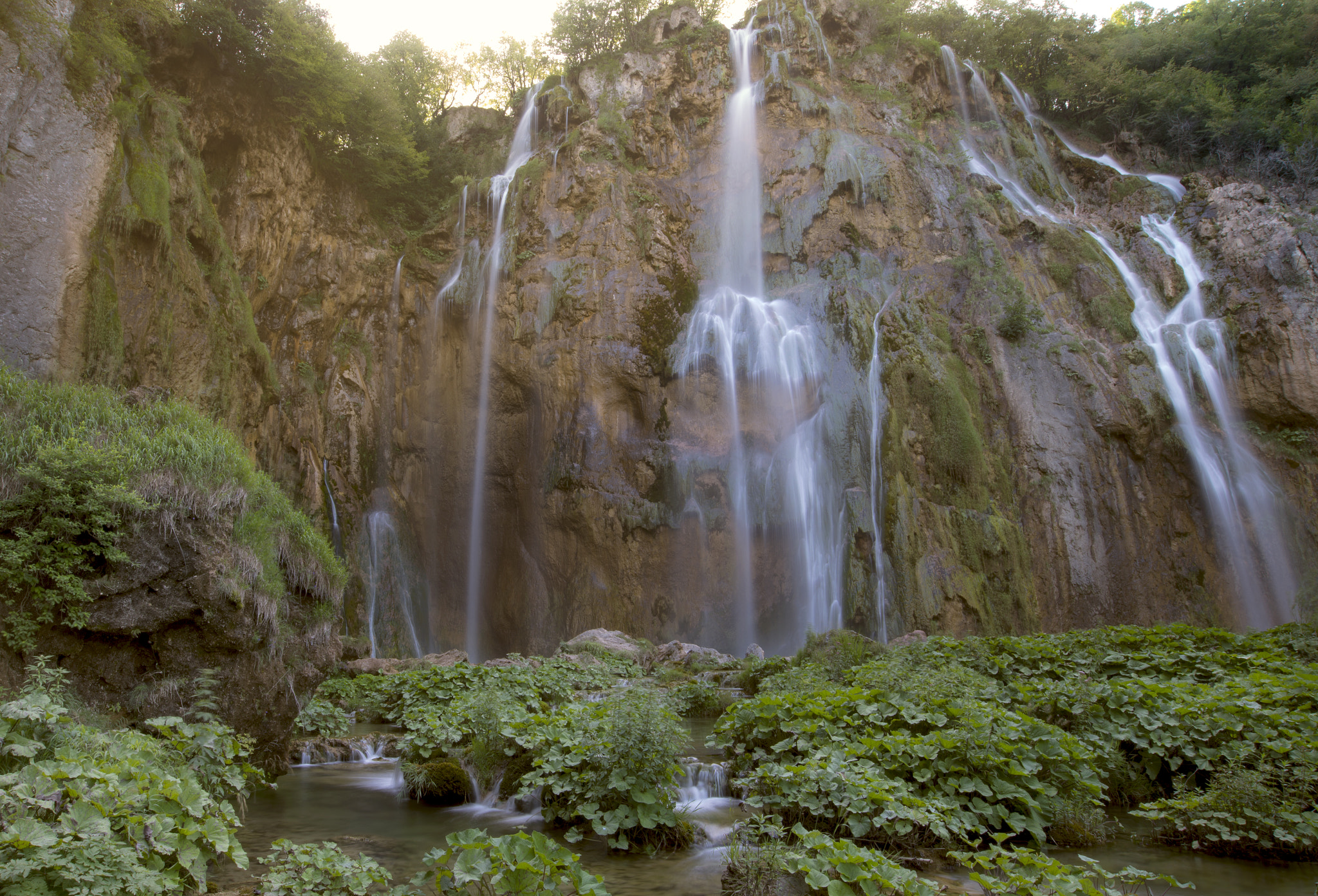 Nikon AF-S Nikkor 18-35mm F3.5-4.5G ED sample photo. Sunset at the giant waterfalls photography