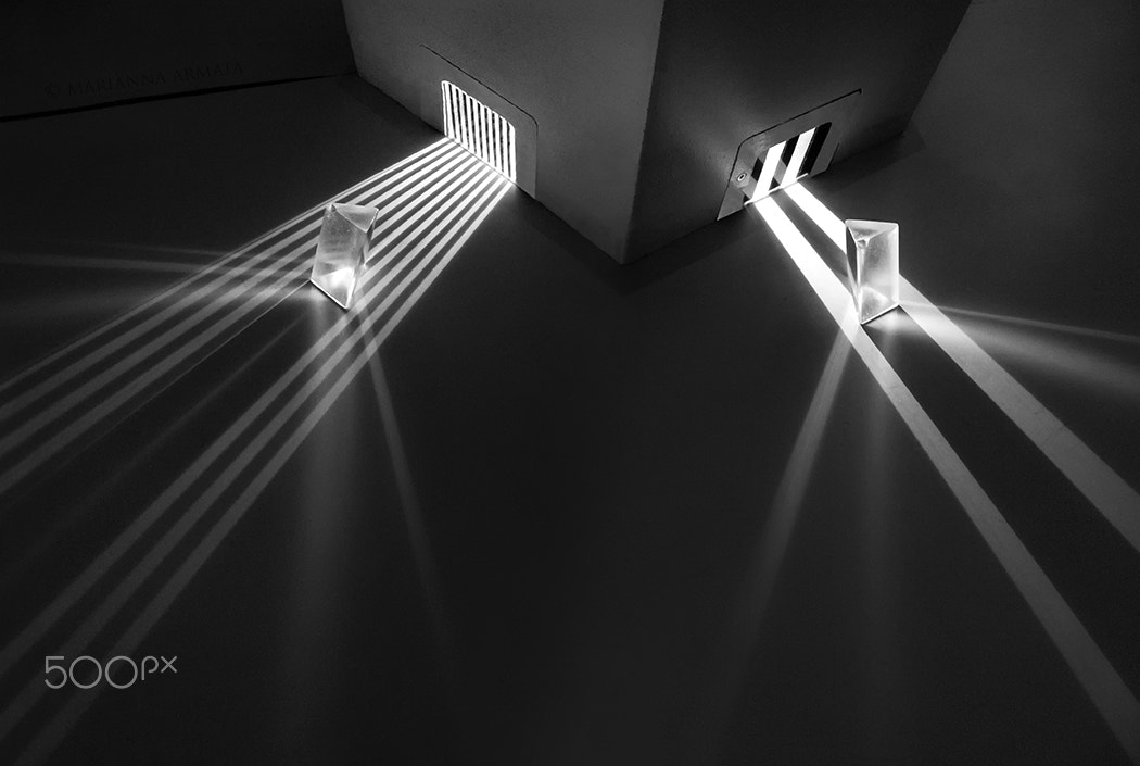 Panasonic Lumix DMC-G1 sample photo. Splitting light photography