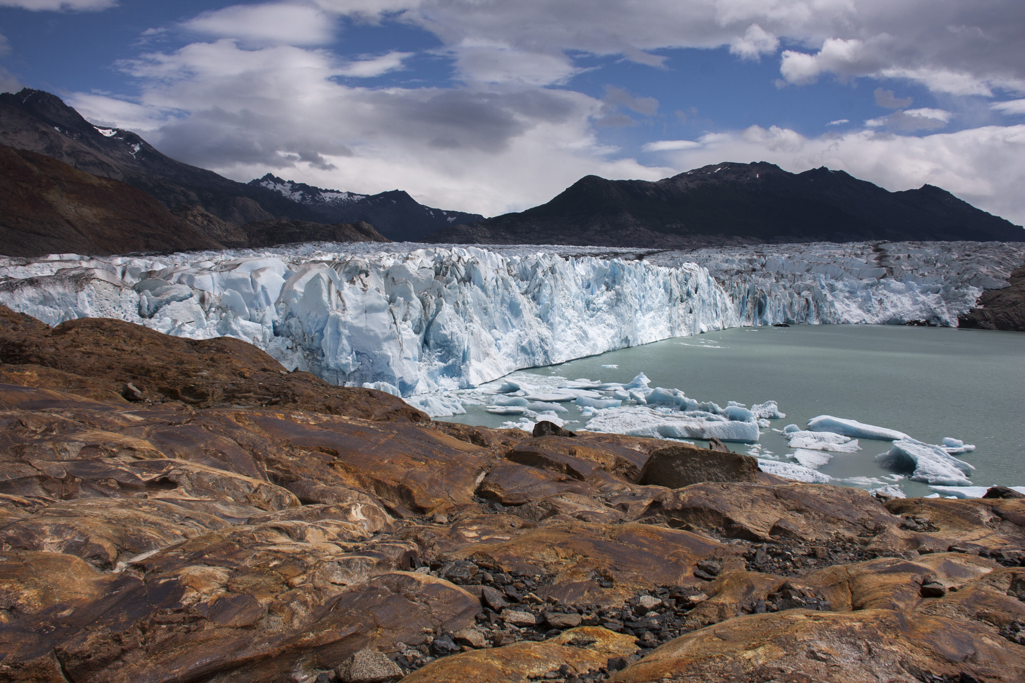 Canon EF-S 18-200mm F3.5-5.6 IS sample photo. Patagonia photography