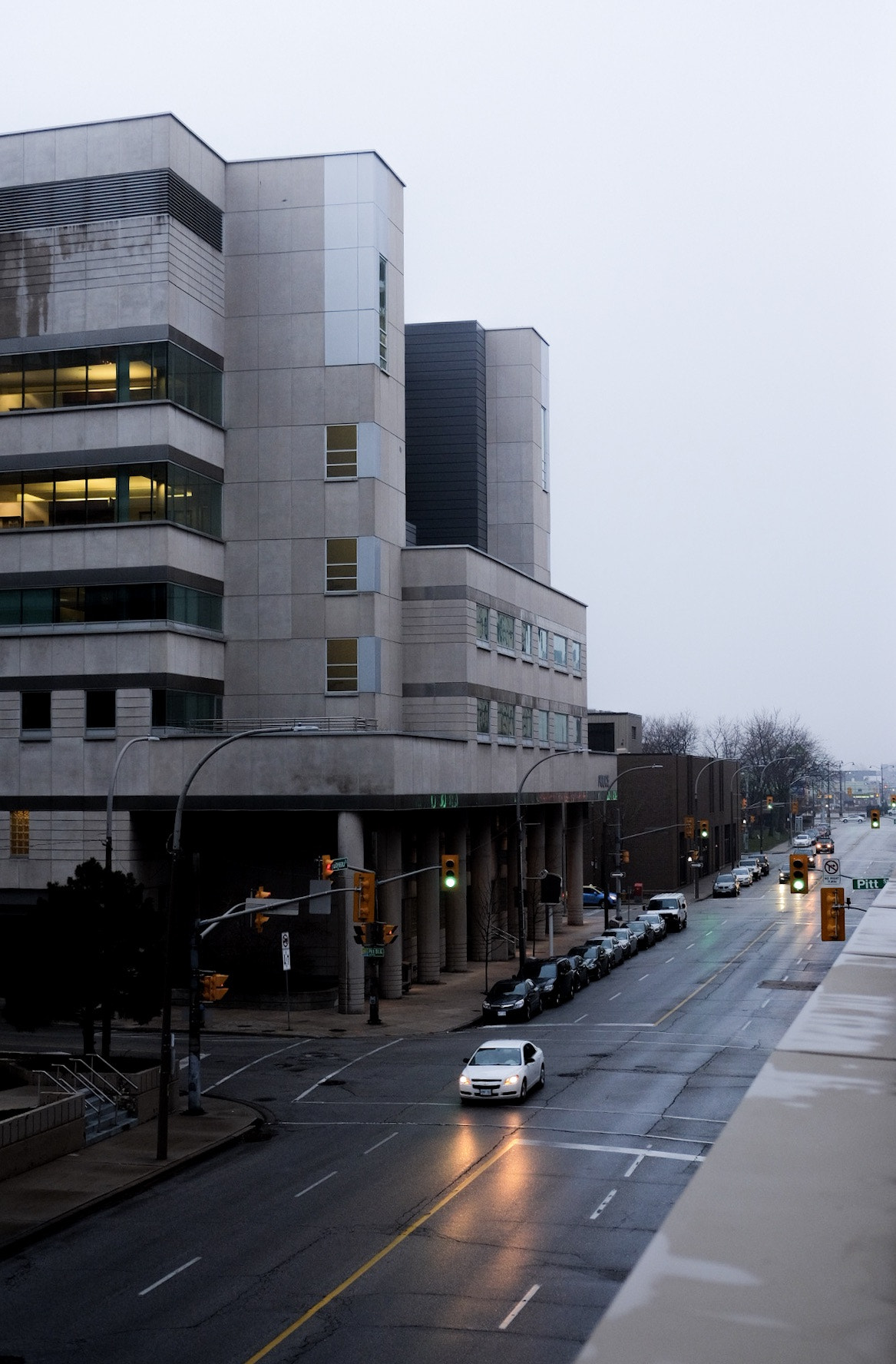 Fujifilm X-T1 + Fujifilm XF 35mm F2 R WR sample photo. Road photography