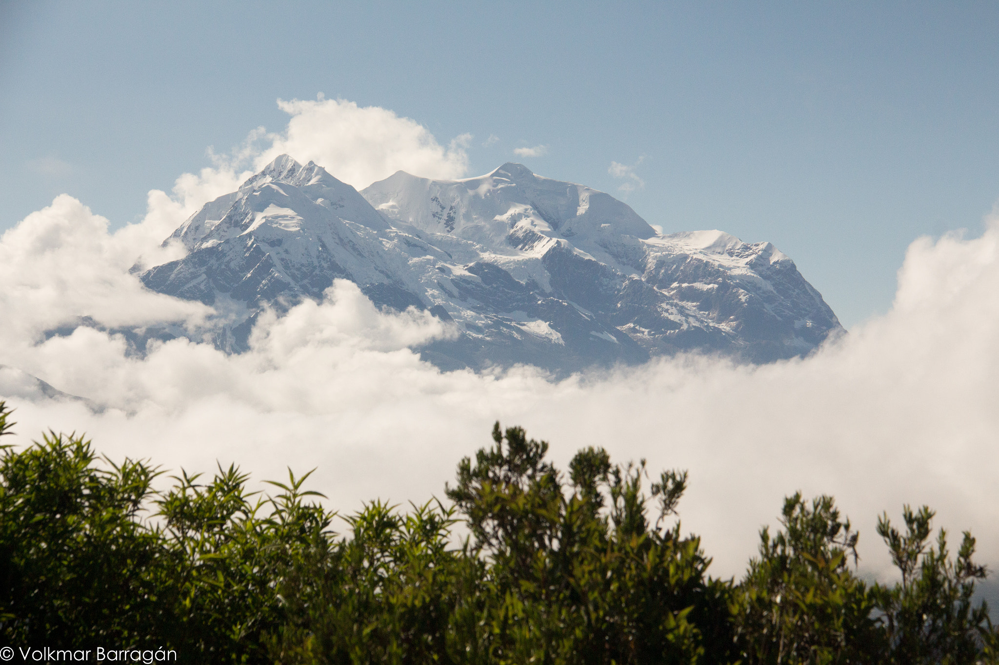 Canon EF-S 18-200mm F3.5-5.6 IS sample photo. Illimani i photography