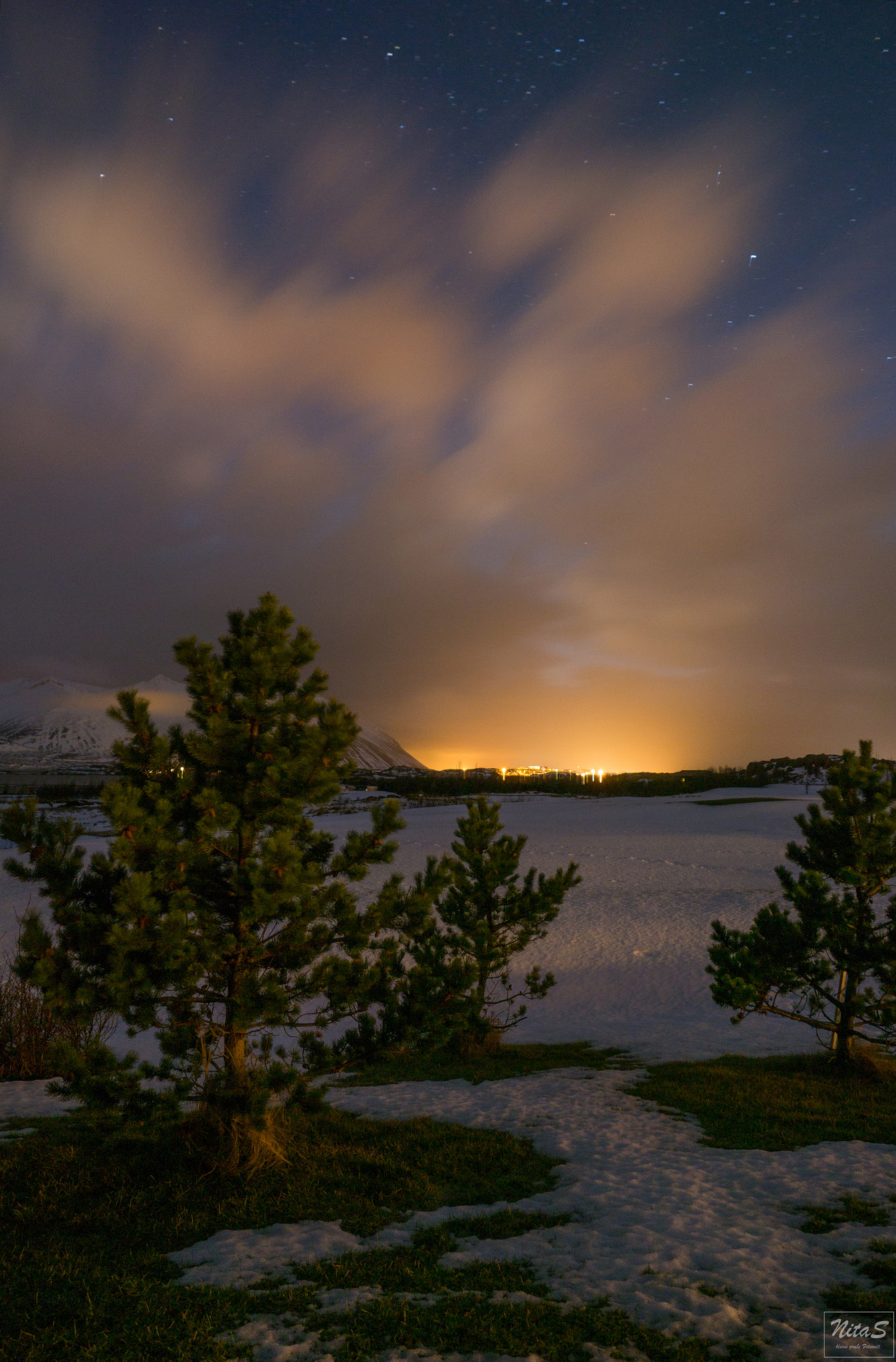 Olympus OM-D E-M1 Mark II sample photo. Borgarnes by night photography