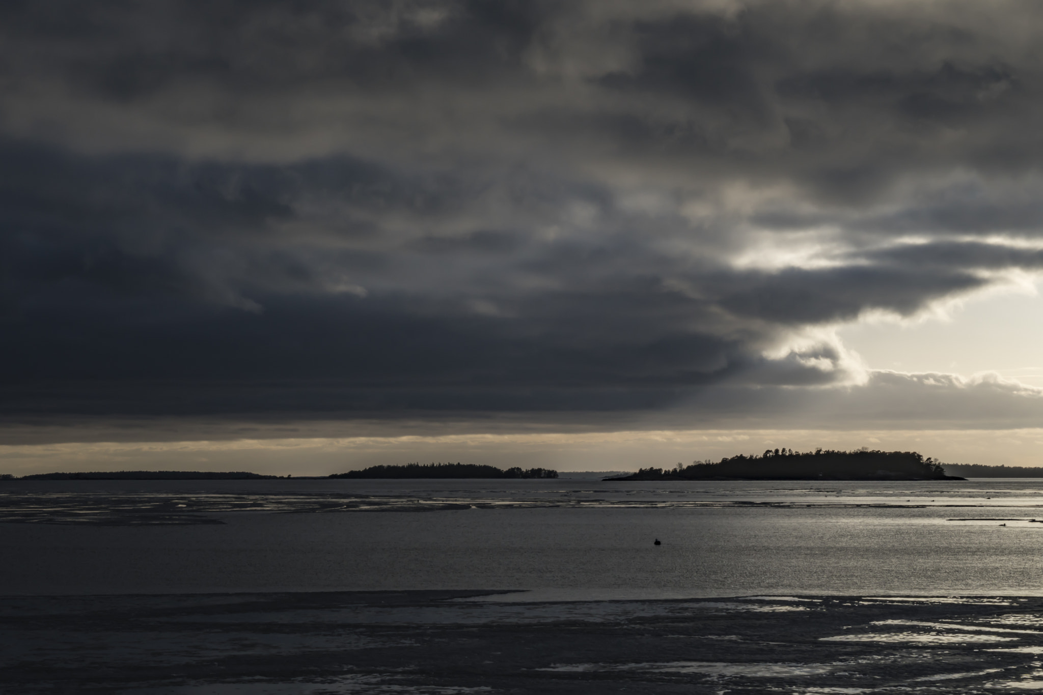 Sony a6300 + E 50mm F1.8 OSS sample photo. A storm is coming  photography