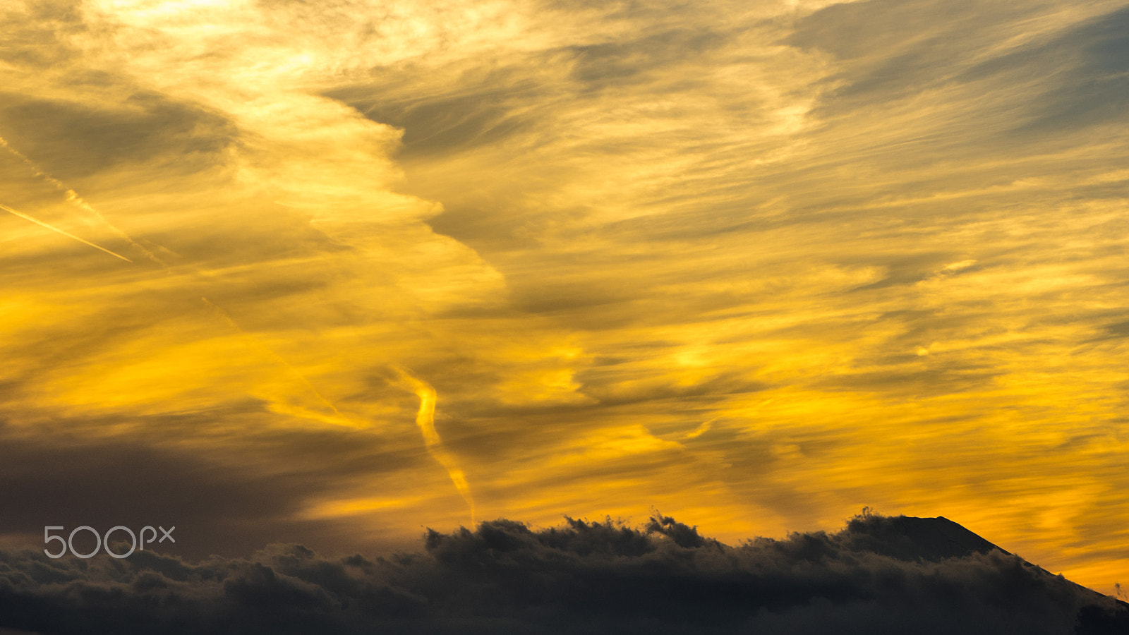 Sony a7R + Sony FE 28-70mm F3.5-5.6 OSS sample photo. Paint the sky photography