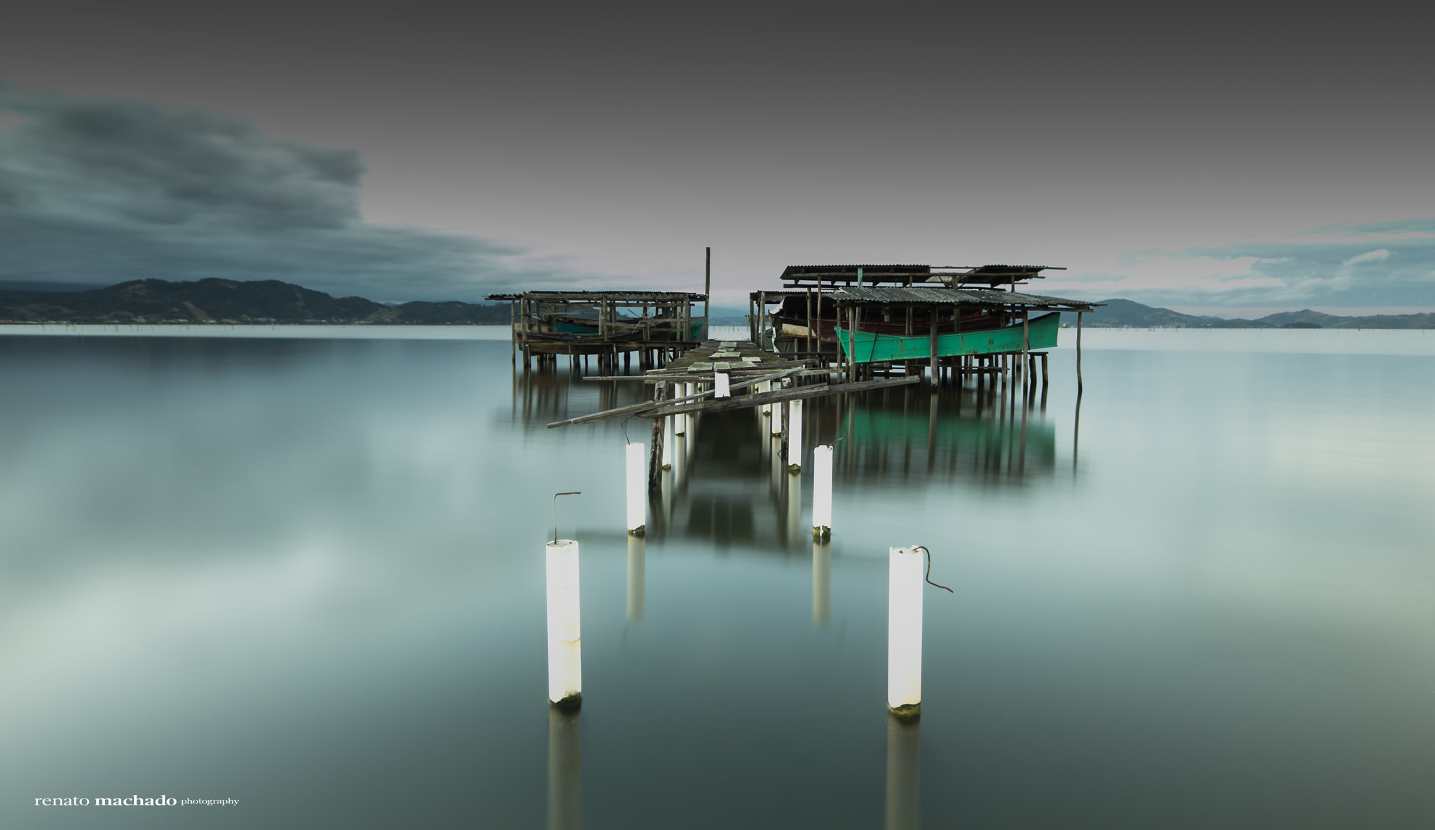 Canon EOS 60D + Sigma 10-20mm F4-5.6 EX DC HSM sample photo. Pier photography