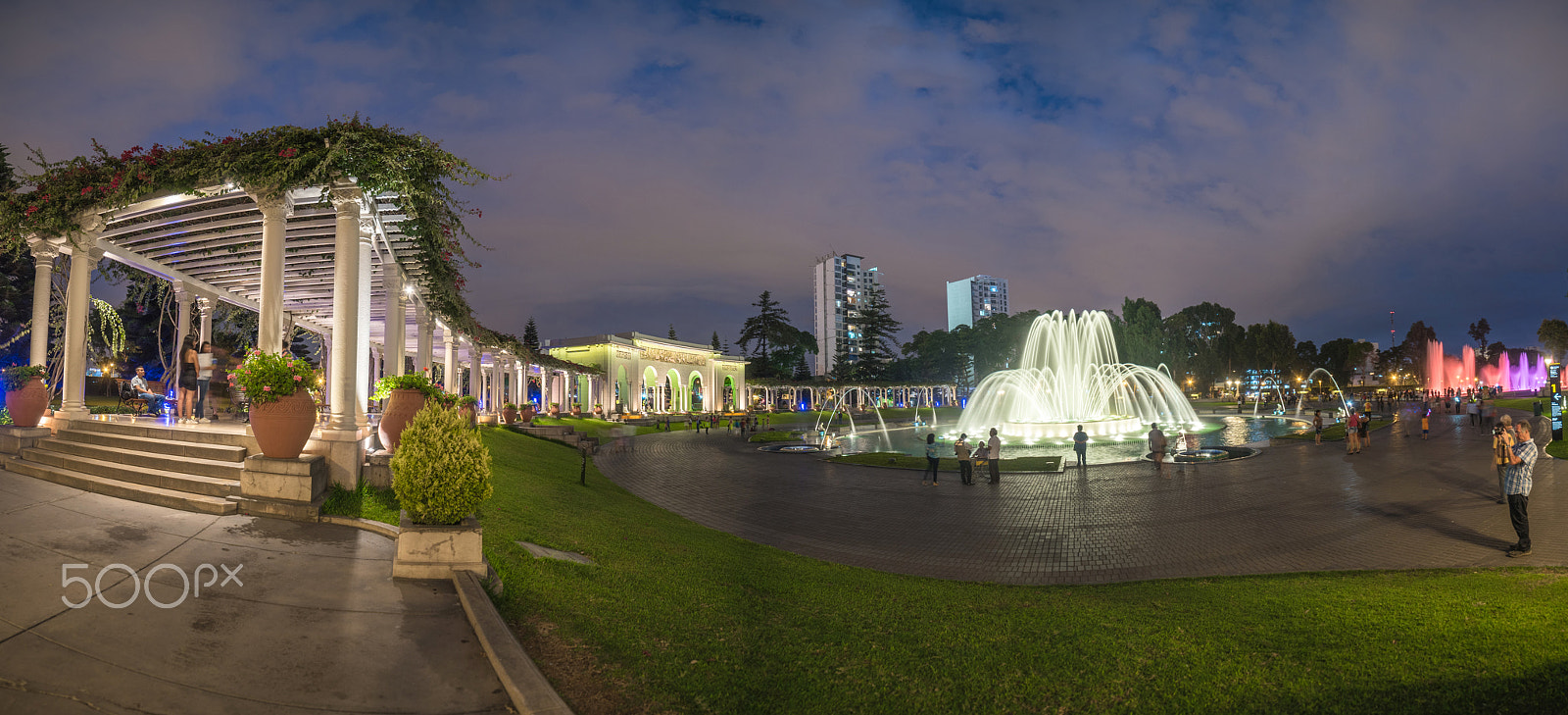 Nikon D750 sample photo. Pergolas de la logia del parque de la reserva photography