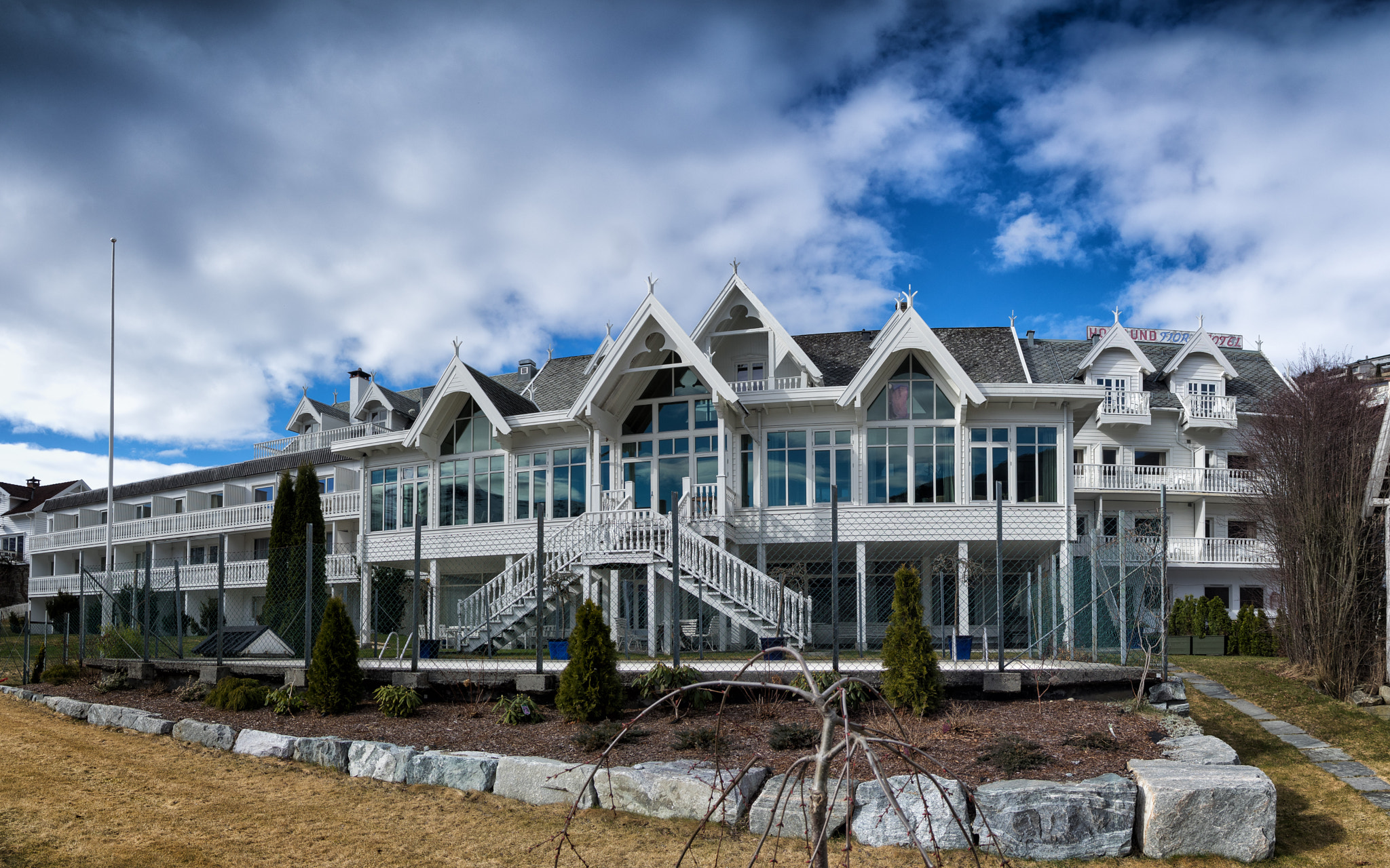 Pentax smc DA* 16-50mm F2.8 ED AL (IF) SDM sample photo. Hofslund hotel photography