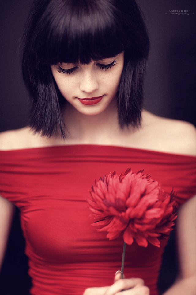 Mädchen mit Blume by Andrea Bohot on 500px.com
