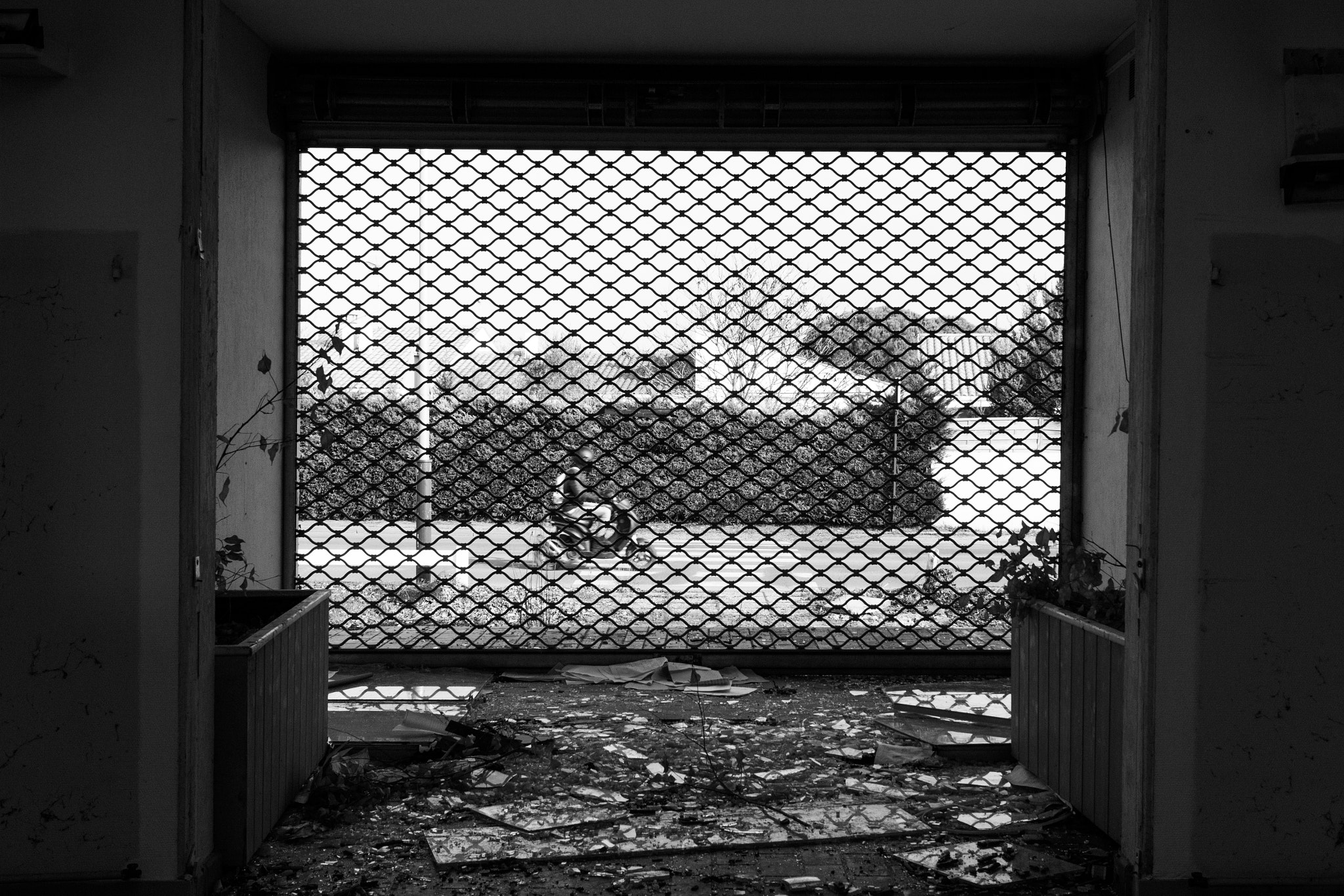 Canon EF-S 24mm F2.8 STM sample photo. Abandoned photography