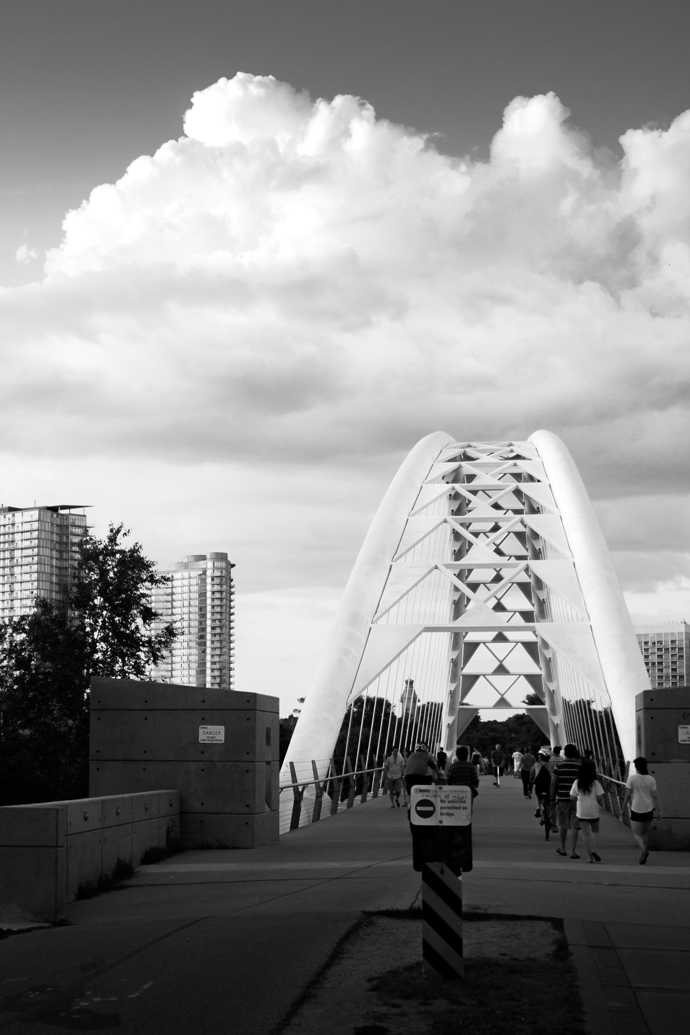Sony Sonnar T* E 24mm F1.8 ZA sample photo. Bridge to the clouds photography