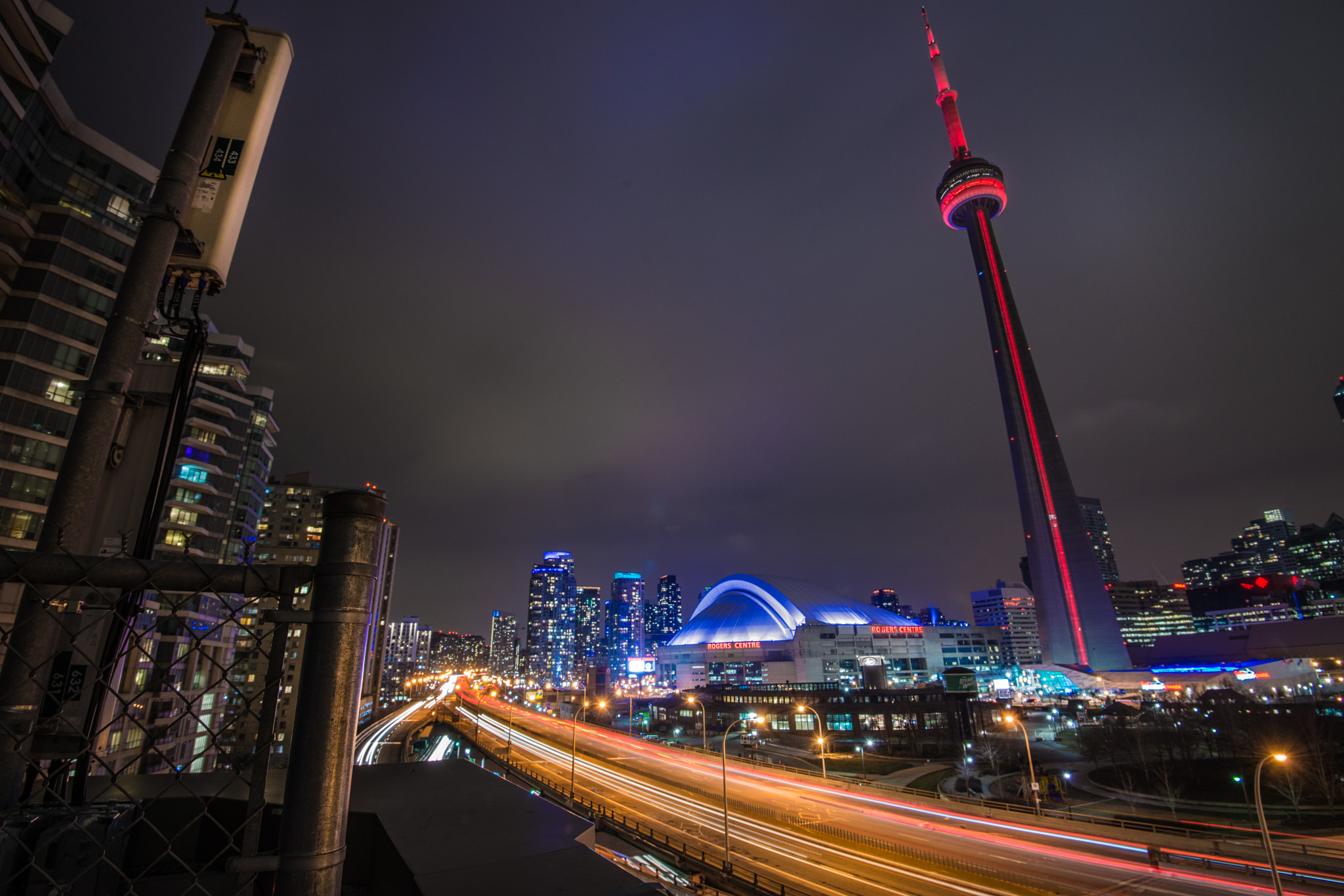 Nikon AF-S Nikkor 16-35mm F4G ED VR sample photo. Rogers centre and cn tower photography