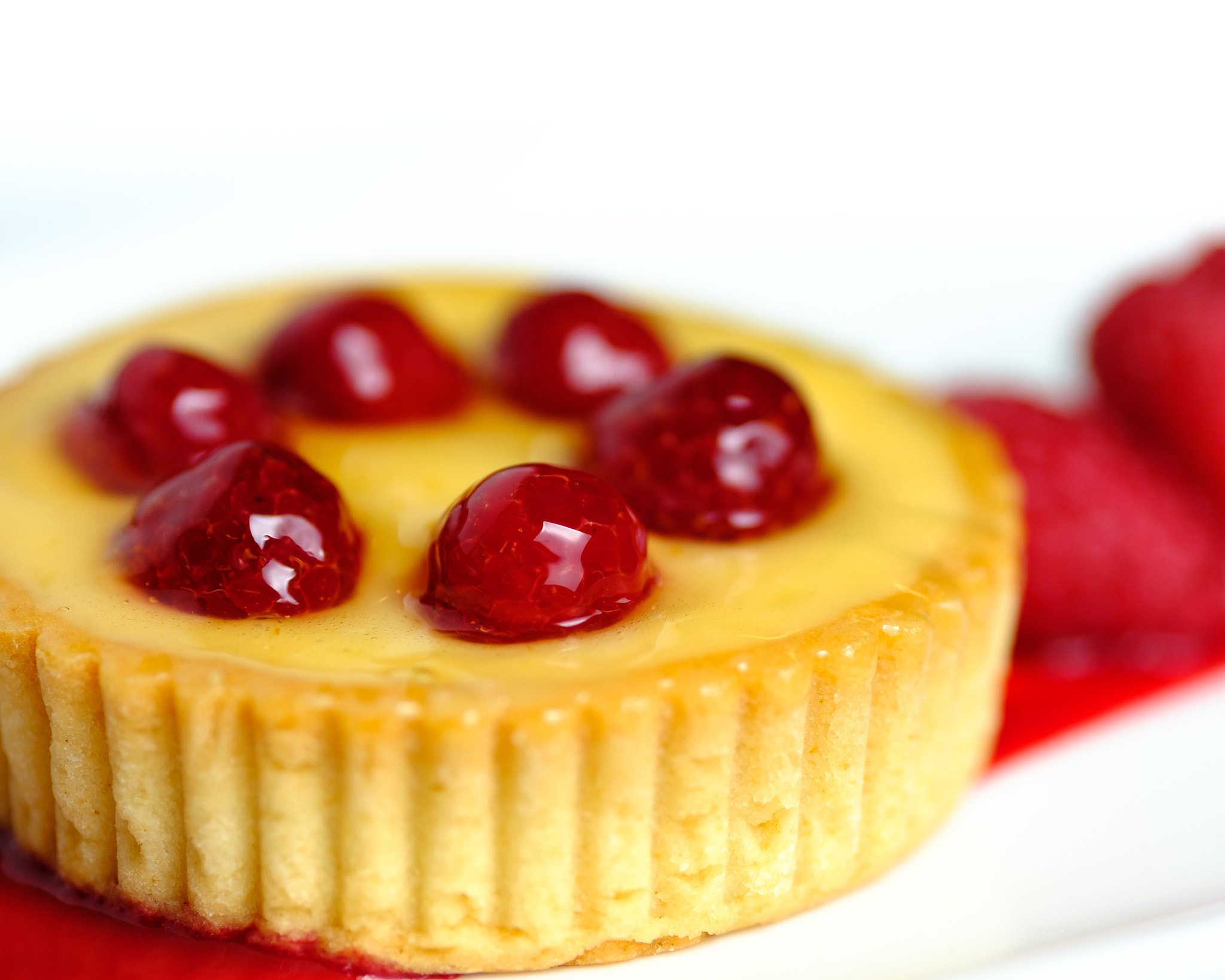 Fujifilm X-Pro2 sample photo. Raspberry mascarpone tart photography