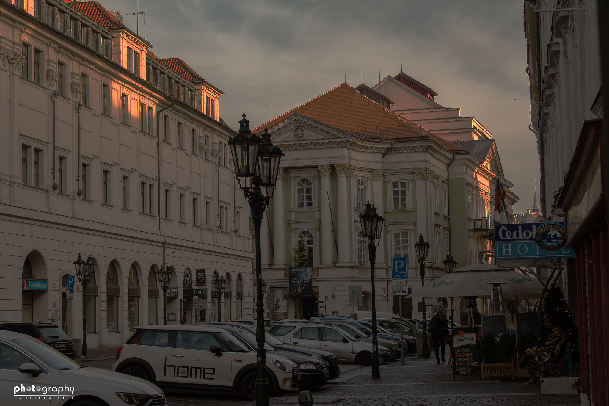 Canon EF-S 18-135mm F3.5-5.6 IS sample photo. Morning in prag photography