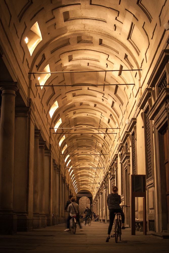 Nikon D200 sample photo. Uffizi photography