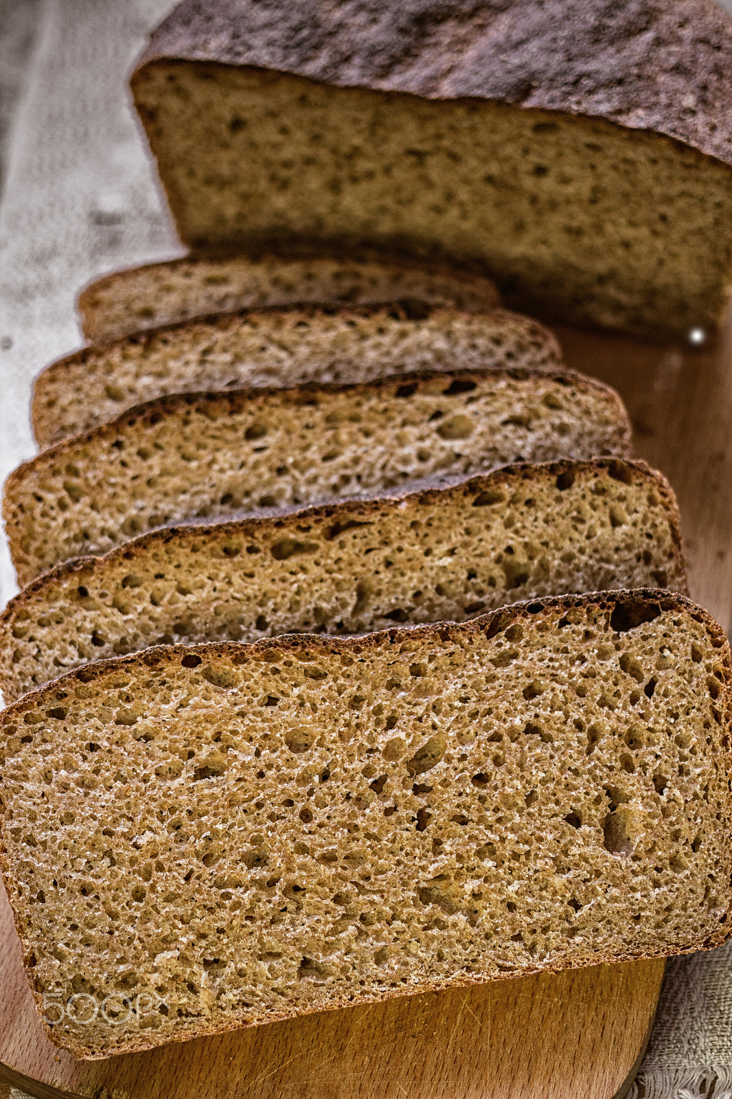 Canon EOS 600D (Rebel EOS T3i / EOS Kiss X5) + Canon EF 40mm F2.8 STM sample photo. Fresh bread photography