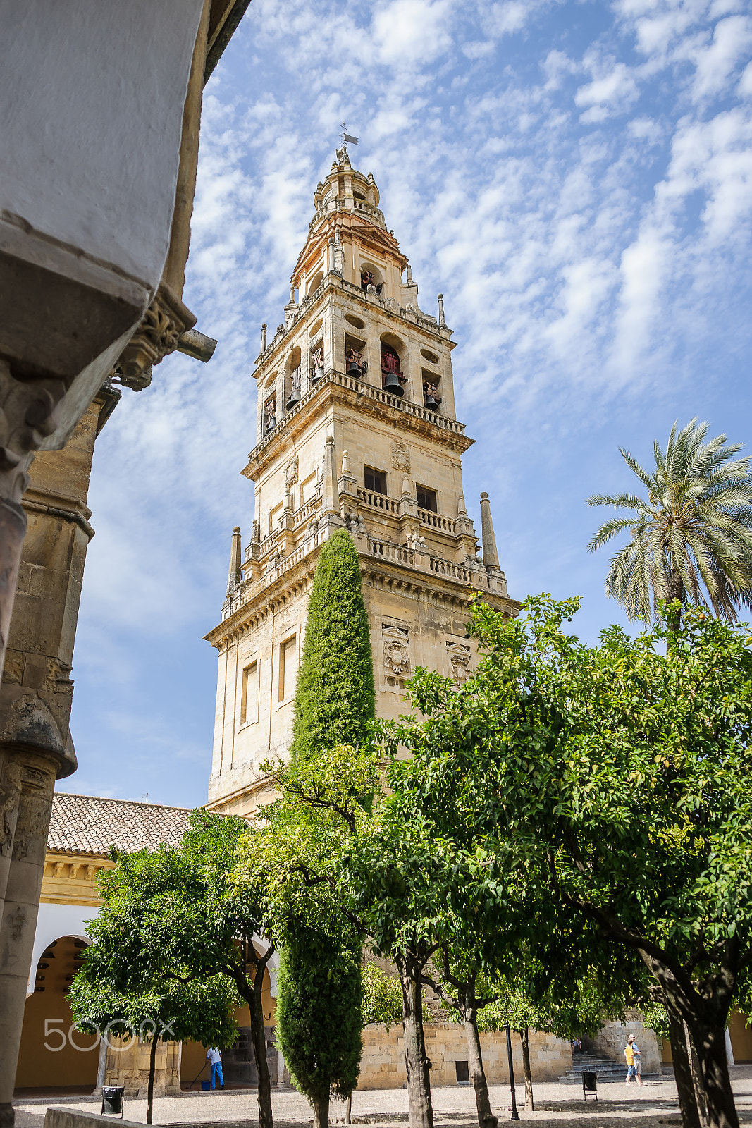 Sony Alpha DSLR-A900 + Sony Vario-Sonnar T* 24-70mm F2.8 ZA SSM sample photo. The bell tower of the mezquita cathedral, cordoba photography