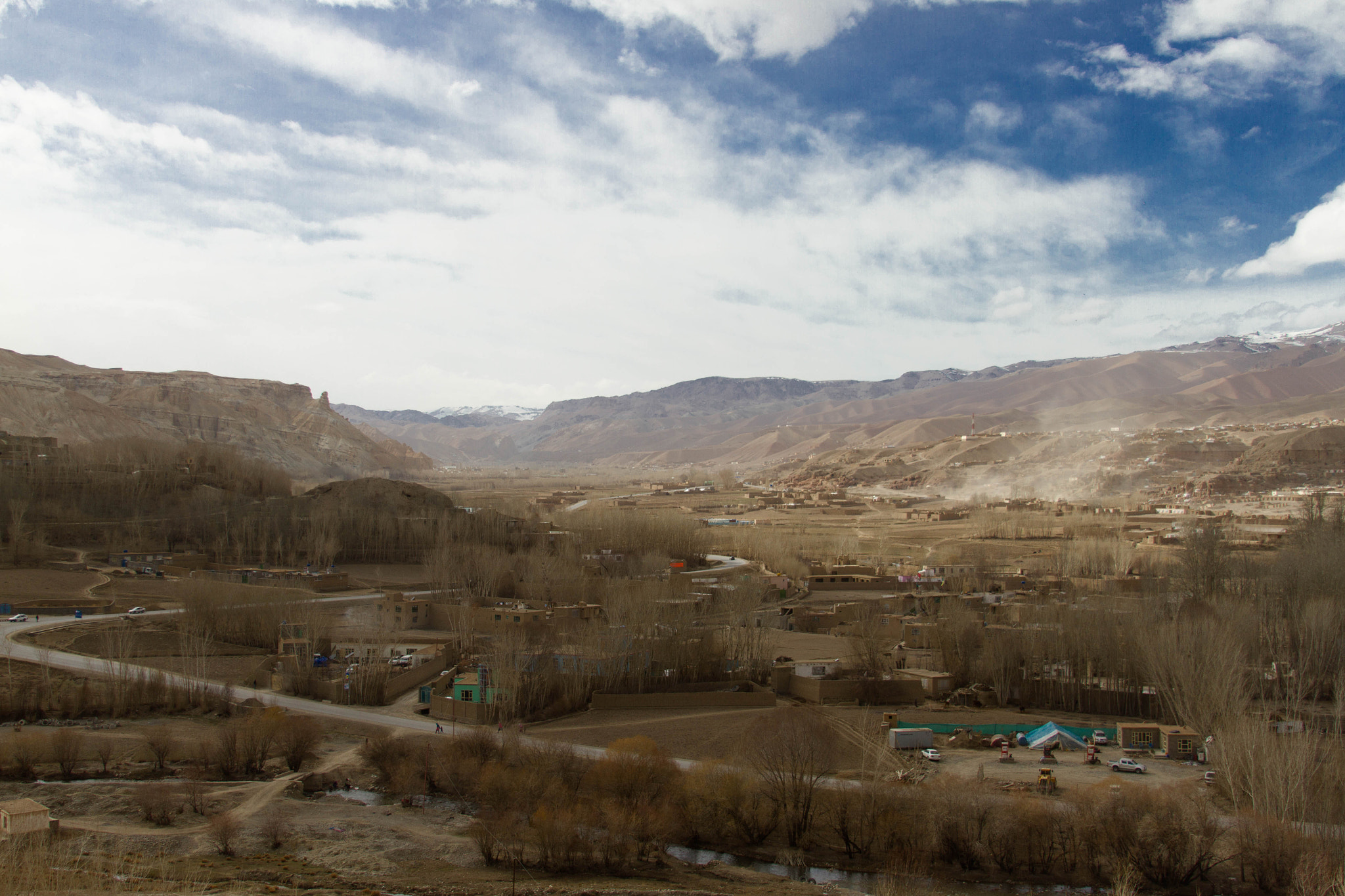 Canon EF 28-135mm F3.5-5.6 IS USM sample photo. March in bamyan photography