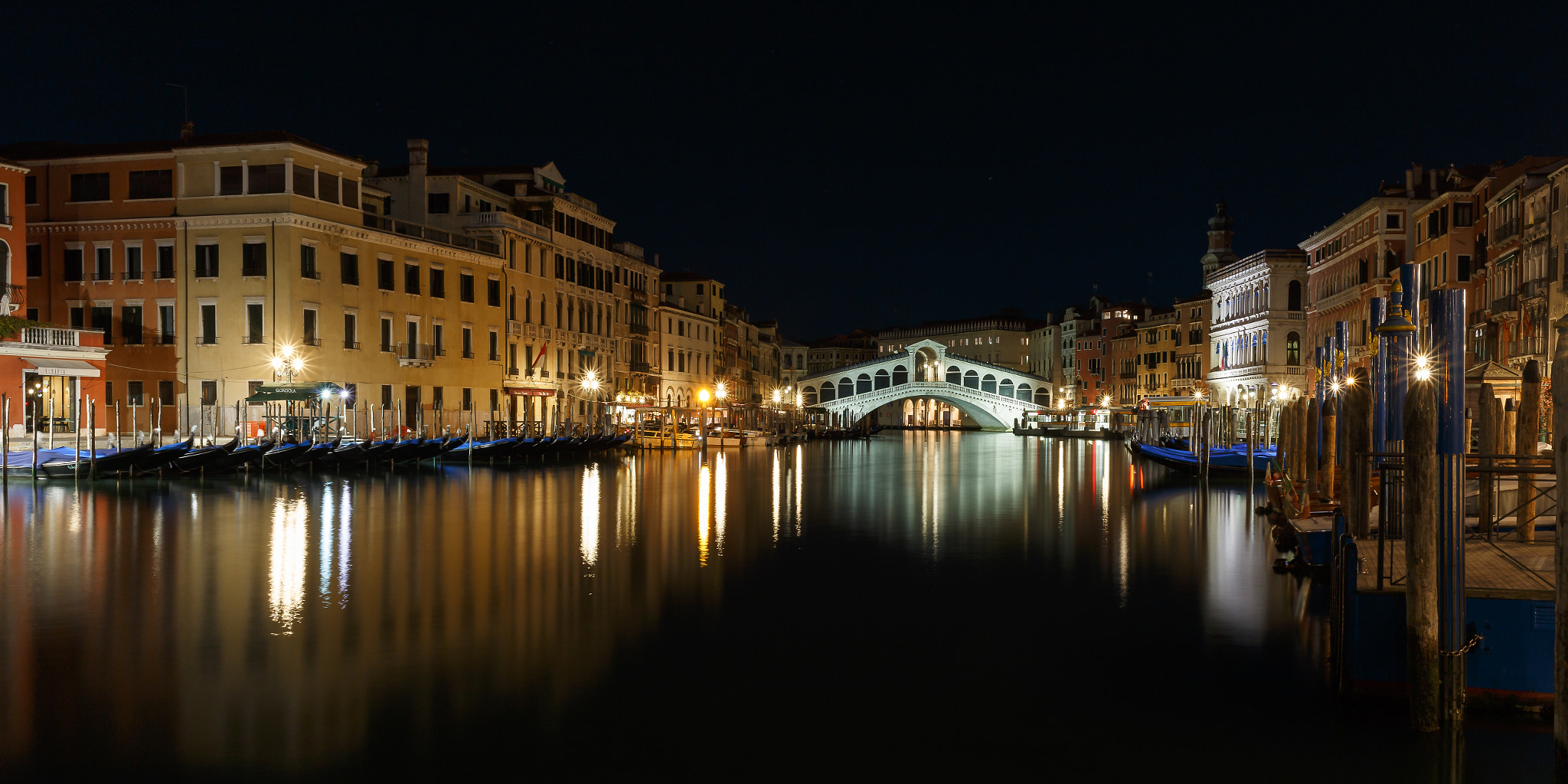 Canon EOS 6D + Canon EF 28mm F2.8 IS USM sample photo. Venedig bei nacht photography