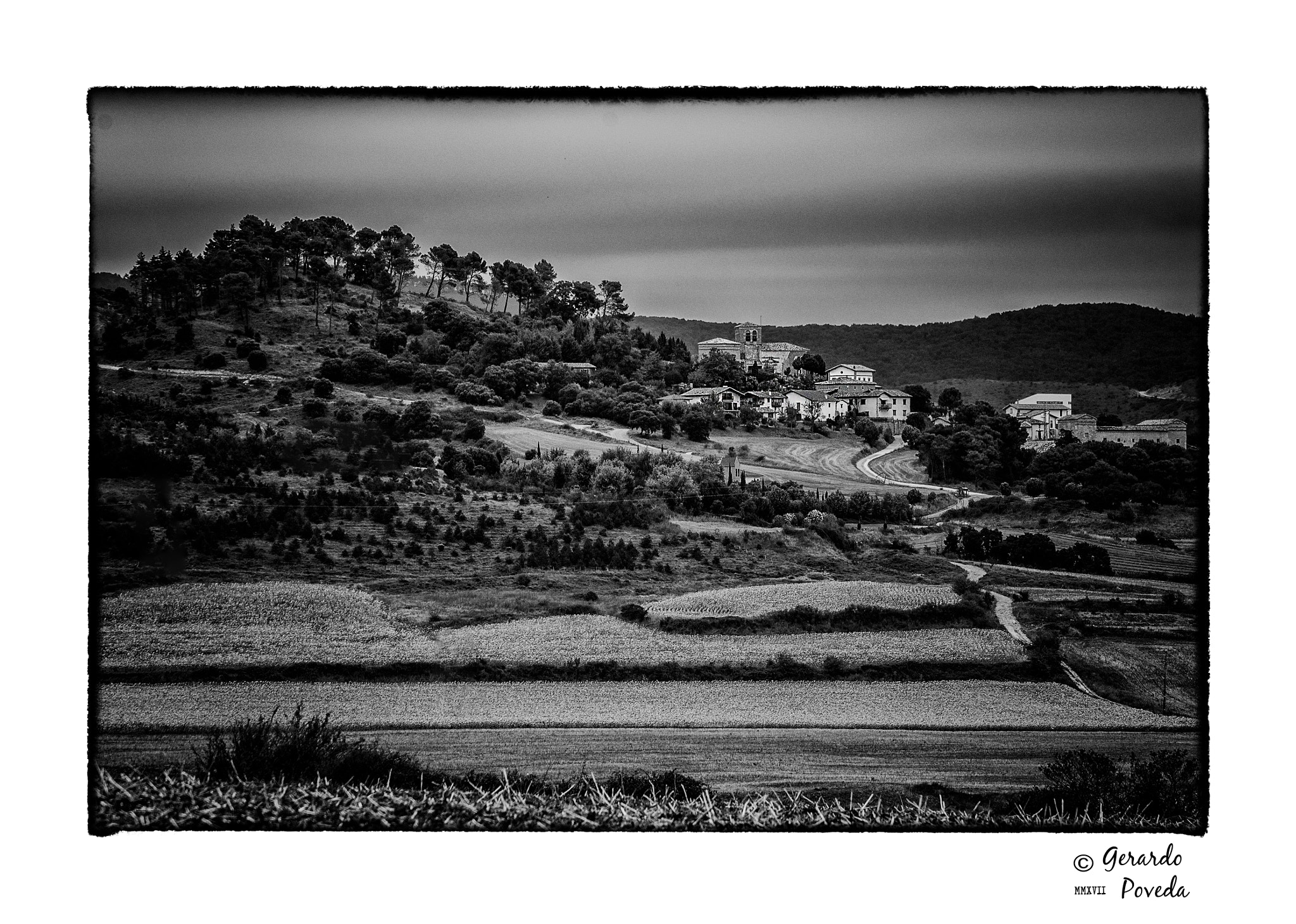 Nikon D3000 sample photo. Caminos en blanco y negro 1 photography