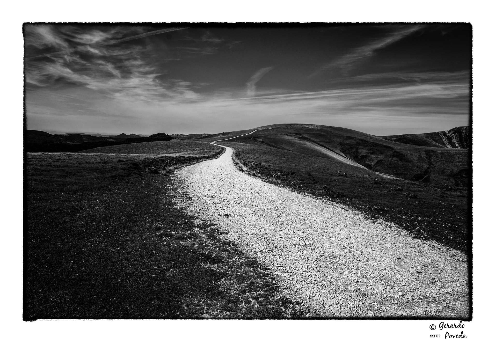 Nikon D3200 sample photo. Caminos en blanco y negro 2 photography