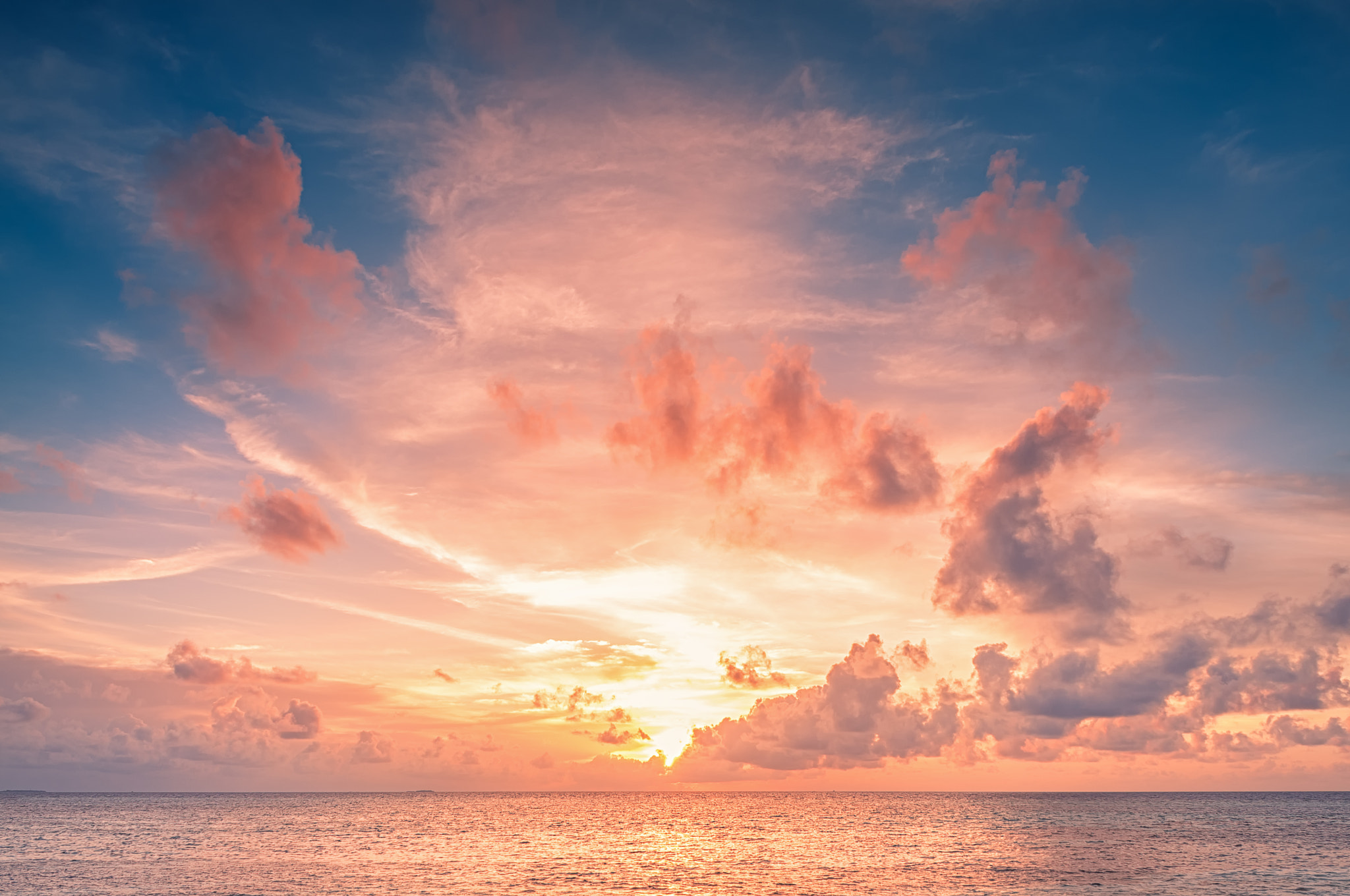 Nikon D300 + Nikon AF-S DX Nikkor 17-55mm F2.8G ED-IF sample photo. Beautiful sunset in maldives photography