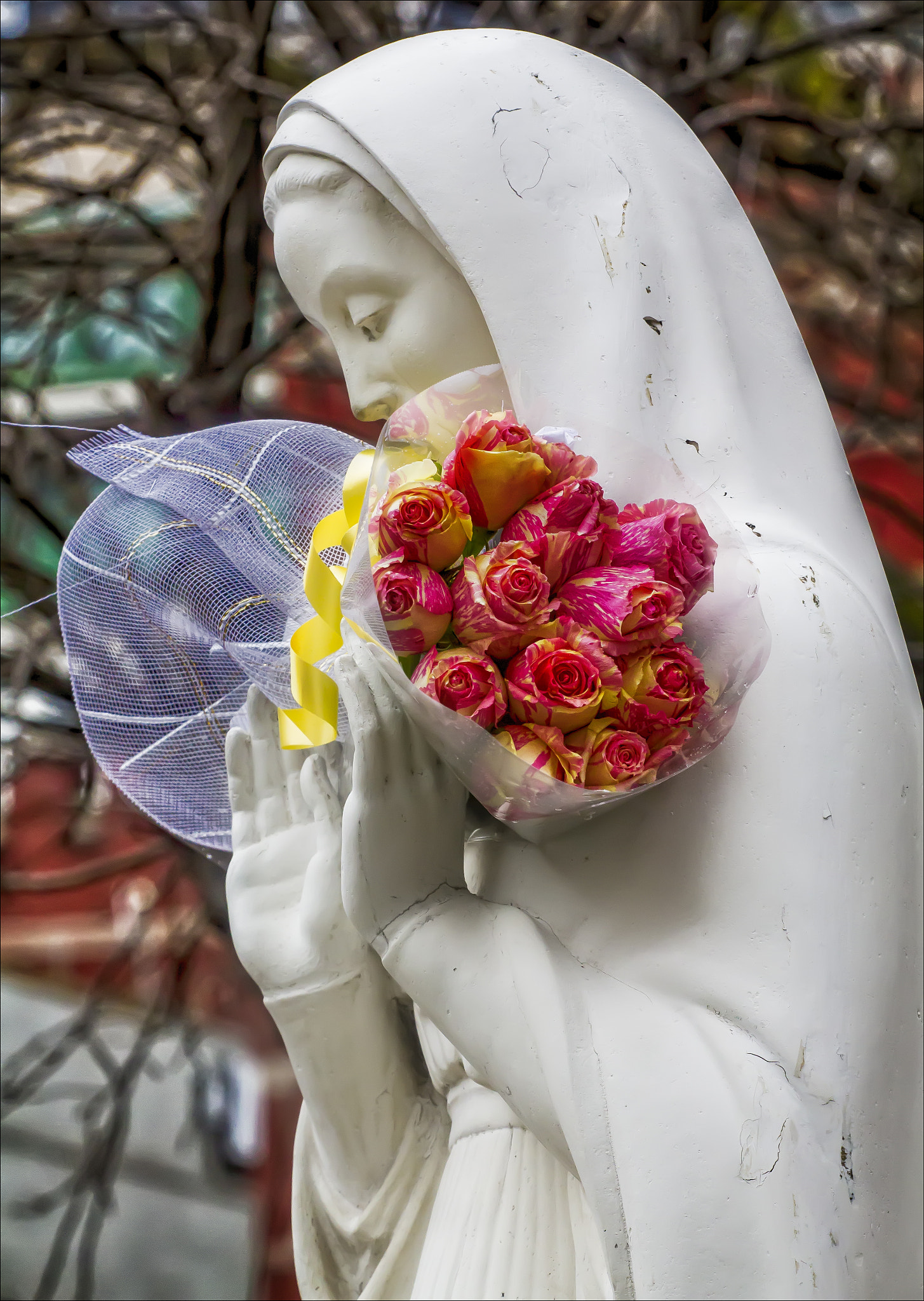 Canon EOS 60D sample photo. Madonna and flowers photography
