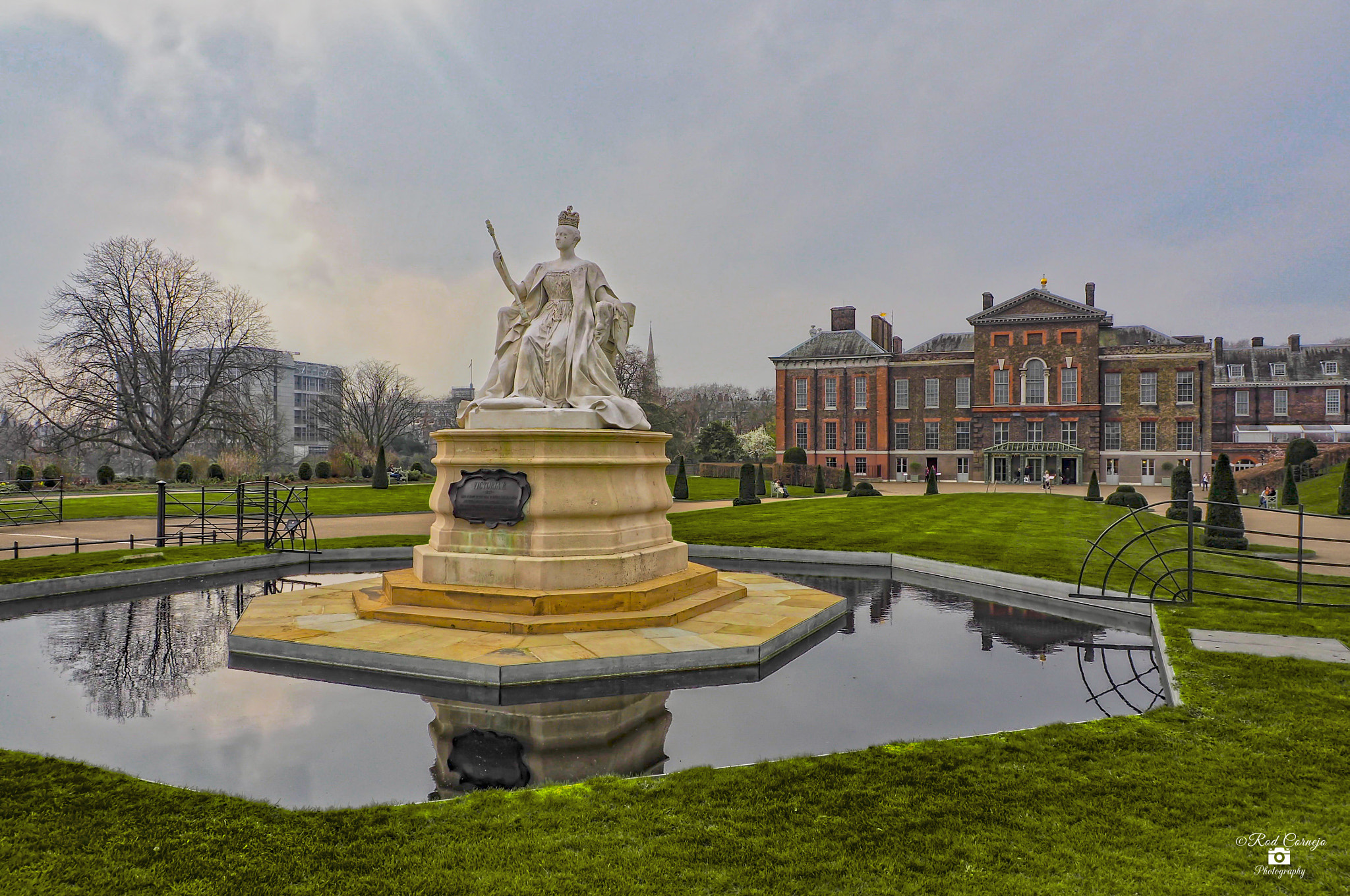 Olympus OM-D E-M5 II sample photo. Kensington palace... photography