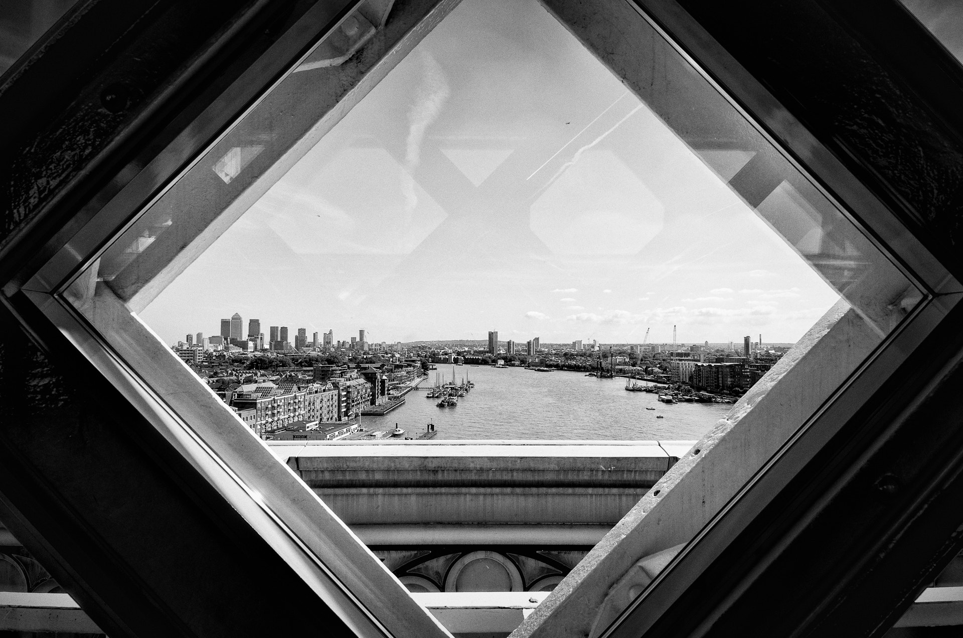 Samyang 14mm F2.8 ED AS IF UMC sample photo. Framing london photography