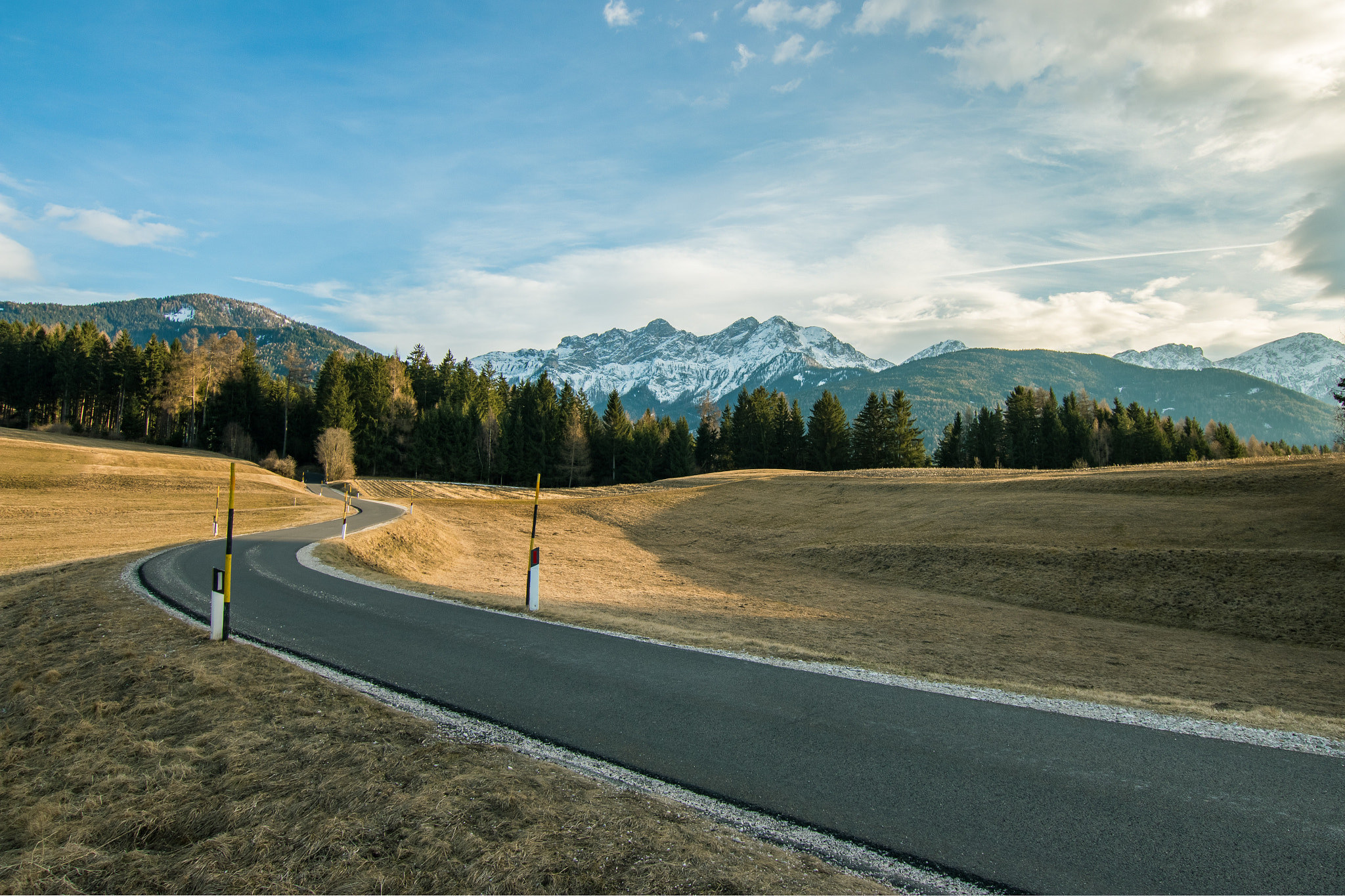 Sigma 10-20mm F3.5 EX DC HSM sample photo. Way to the mountains photography