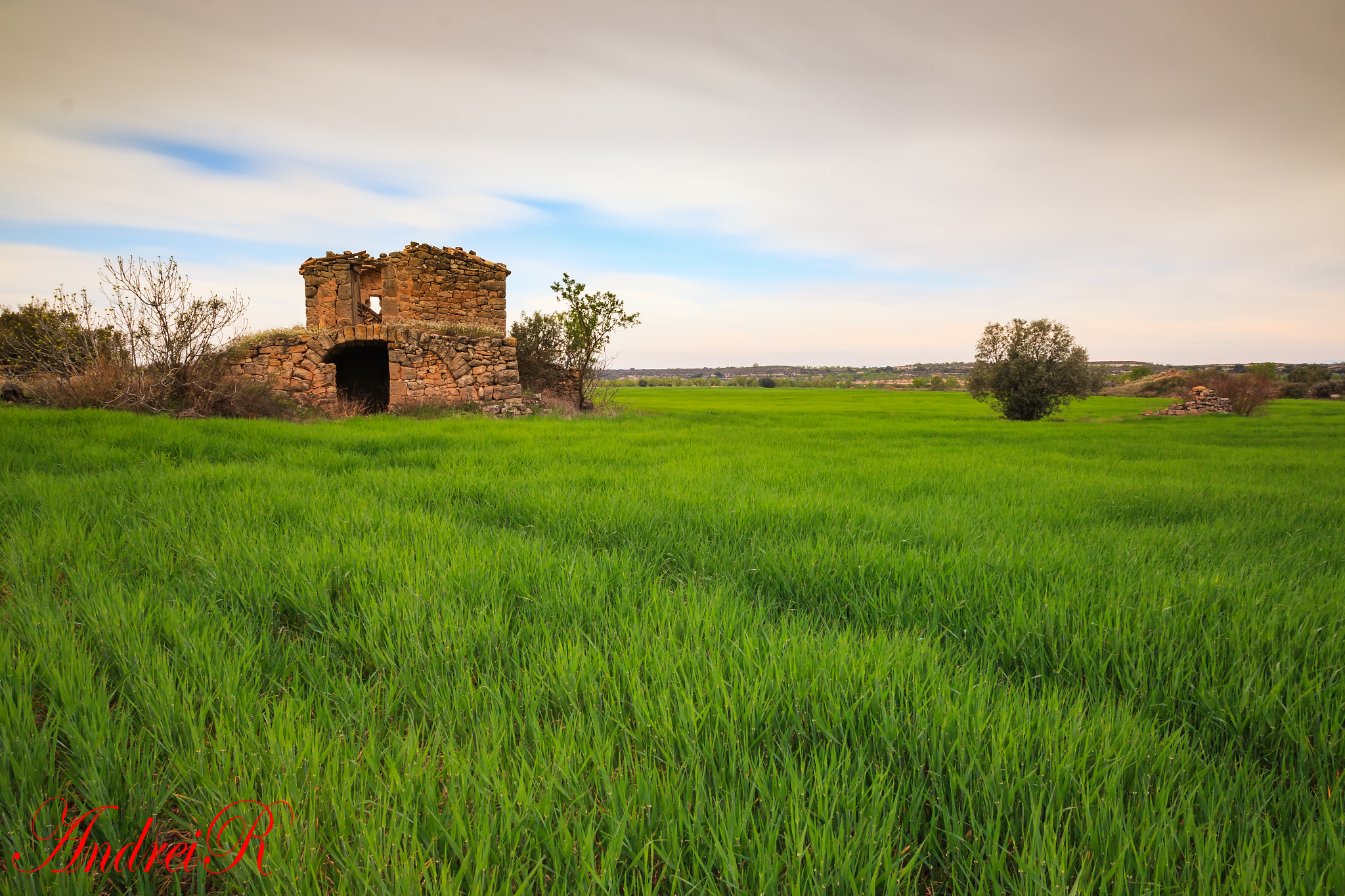 Canon EOS 70D + Canon EF 17-40mm F4L USM sample photo. Old house photography
