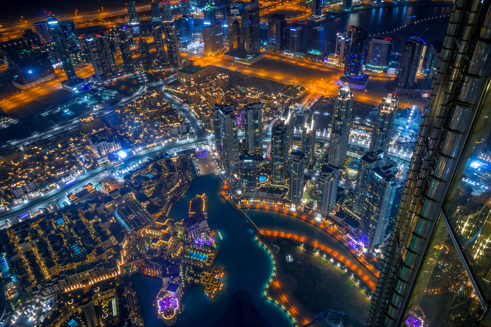 Tamron 18-270mm F3.5-6.3 Di II PZD sample photo. View from burj khalifa photography